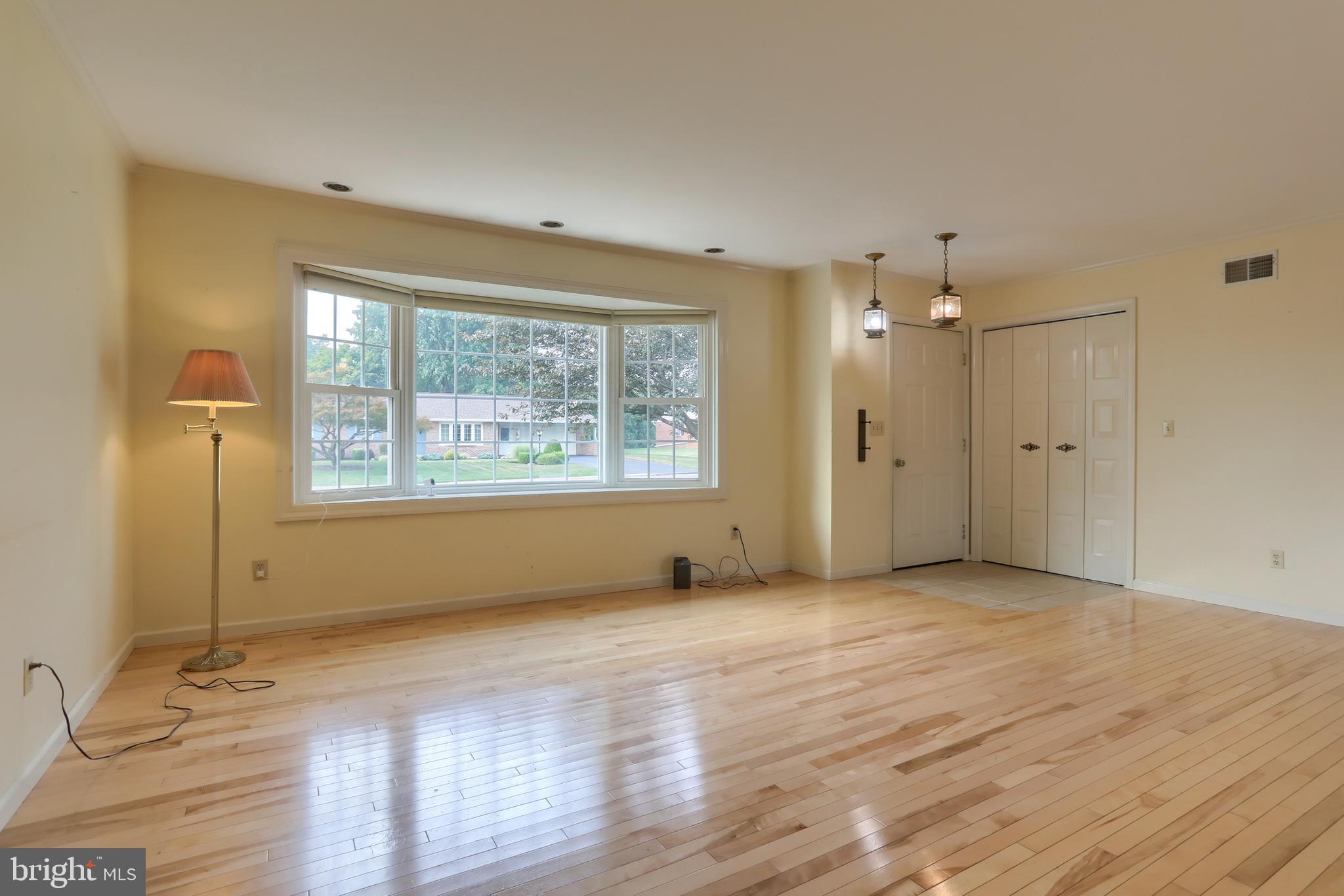LYNNCREST - Residential