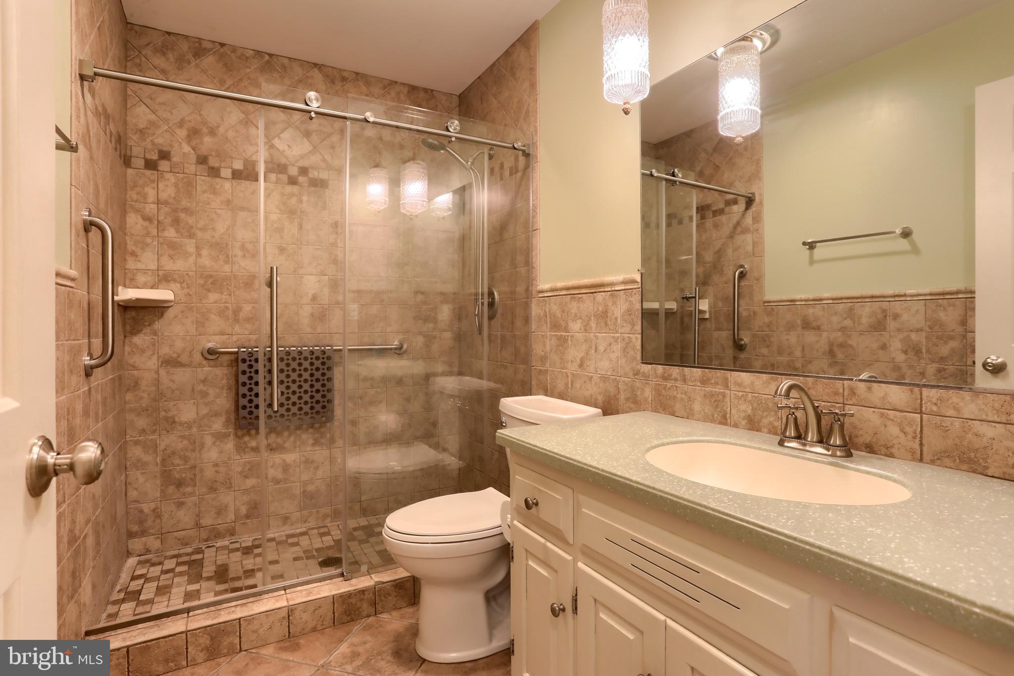 LYNNCREST - Residential
