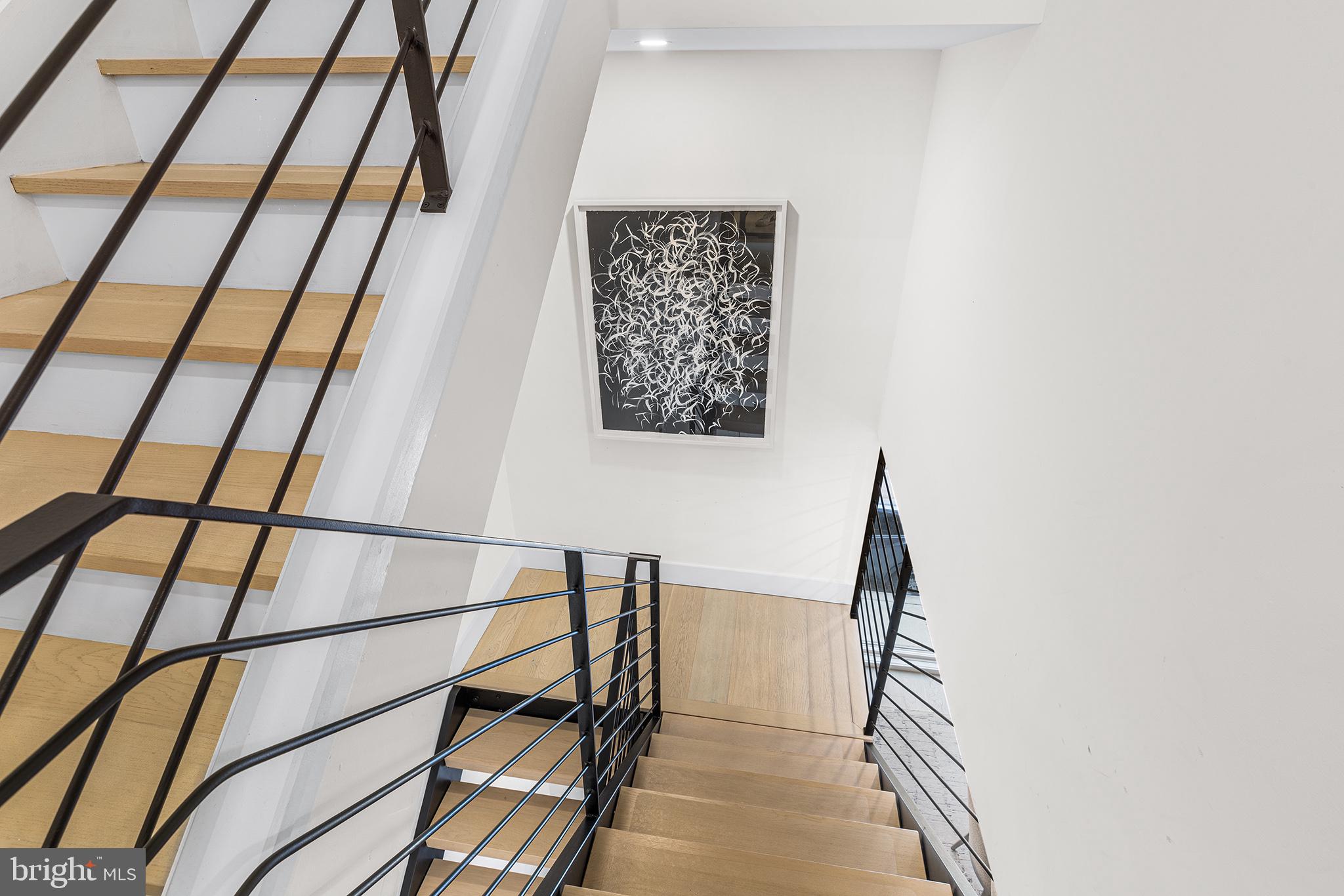 LOGAN SQUARE - Residential