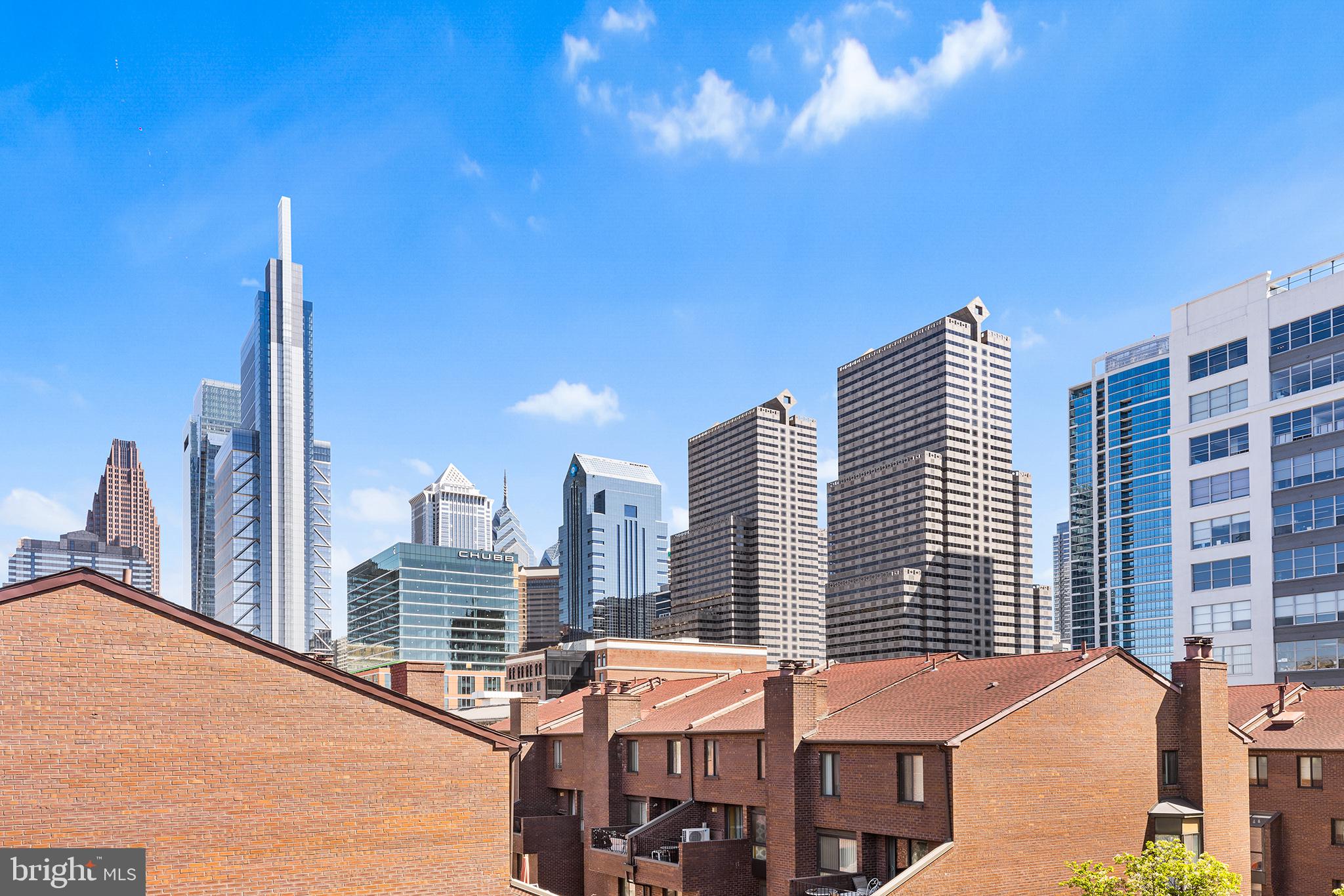 LOGAN SQUARE - Residential