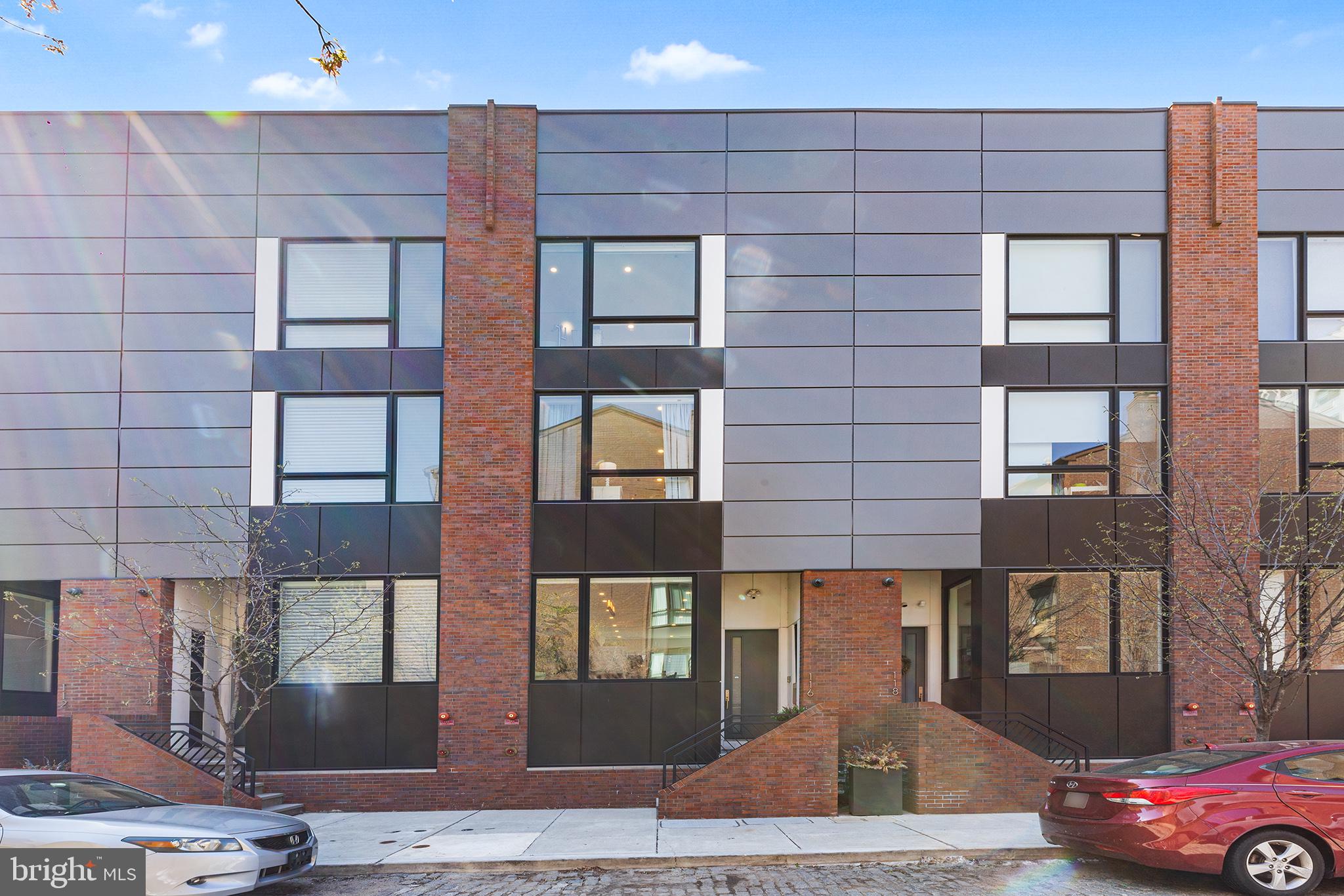LOGAN SQUARE - Residential