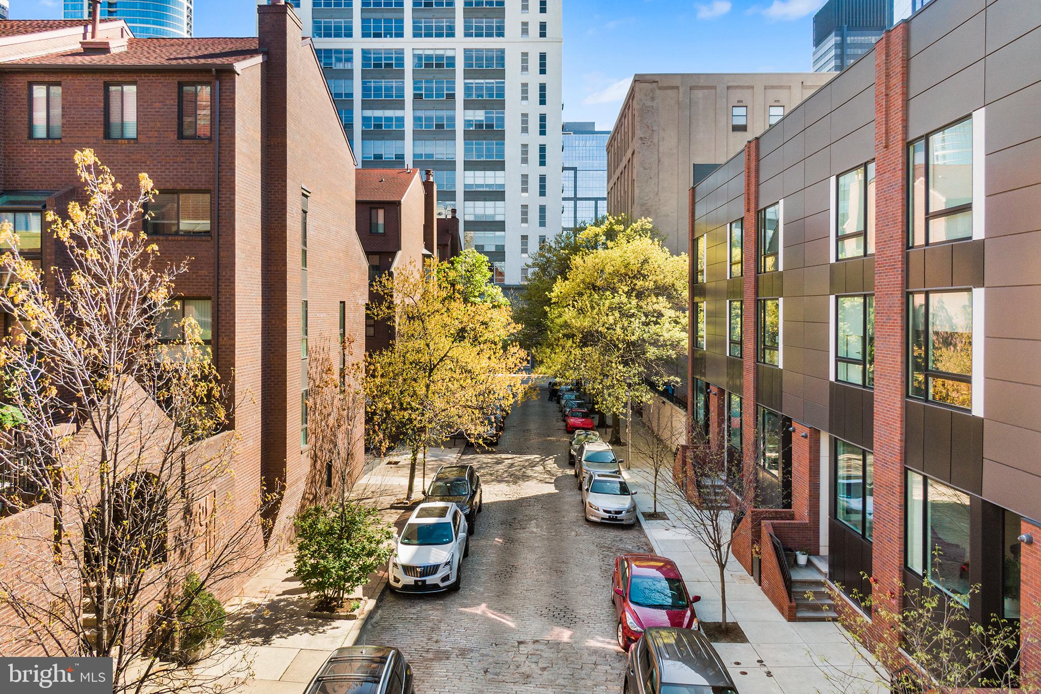 LOGAN SQUARE - Residential