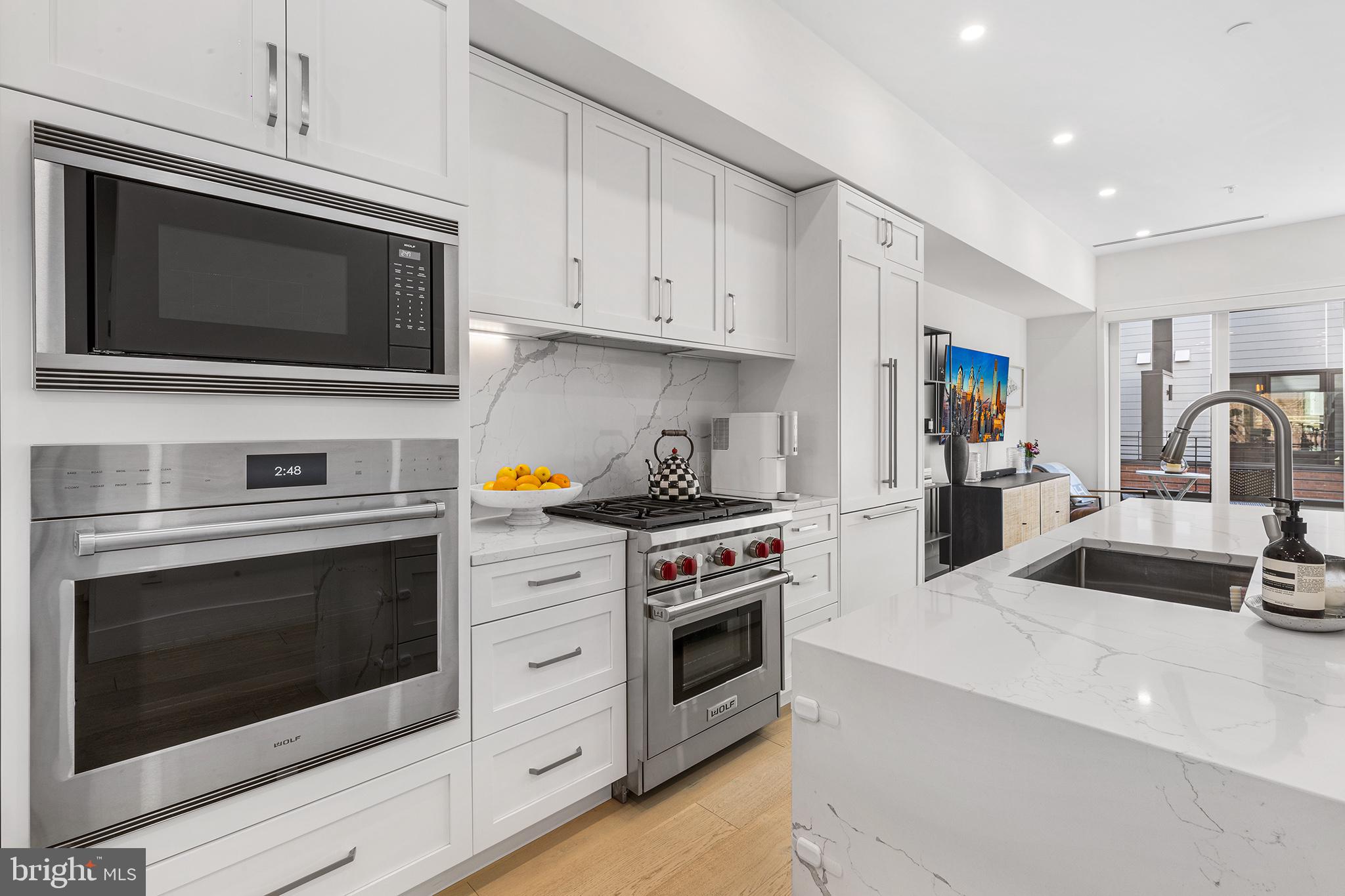 LOGAN SQUARE - Residential