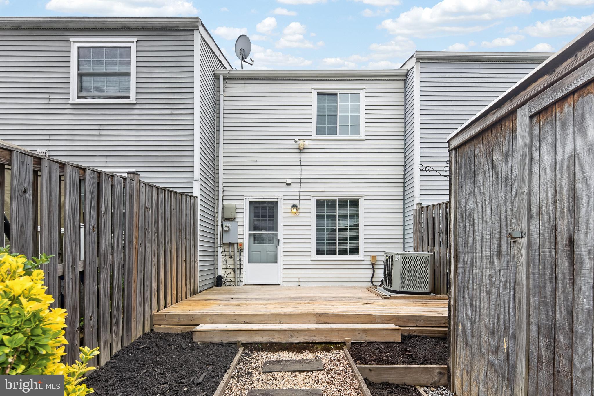 NEWINGTON COMMONS - Residential