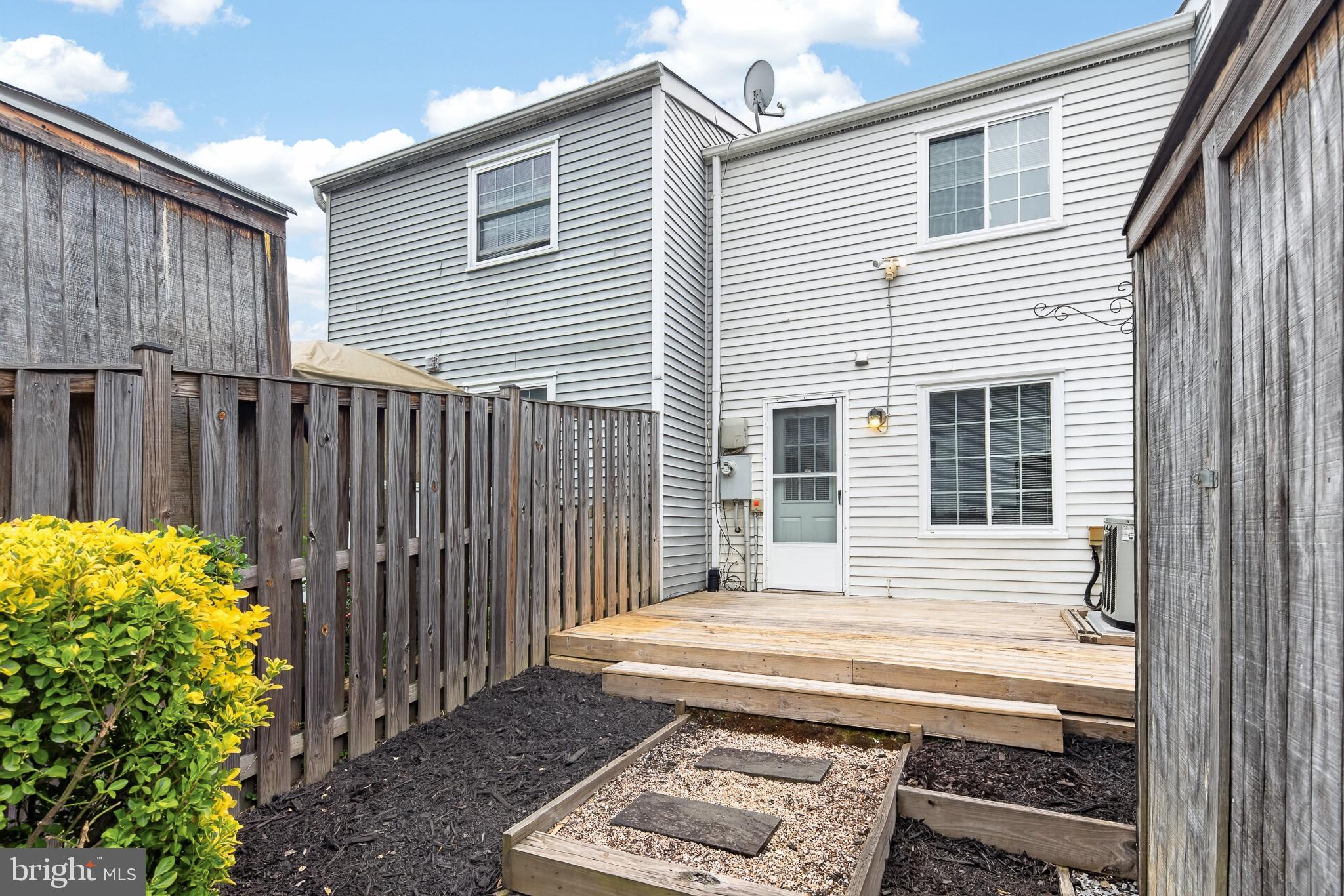 NEWINGTON COMMONS - Residential