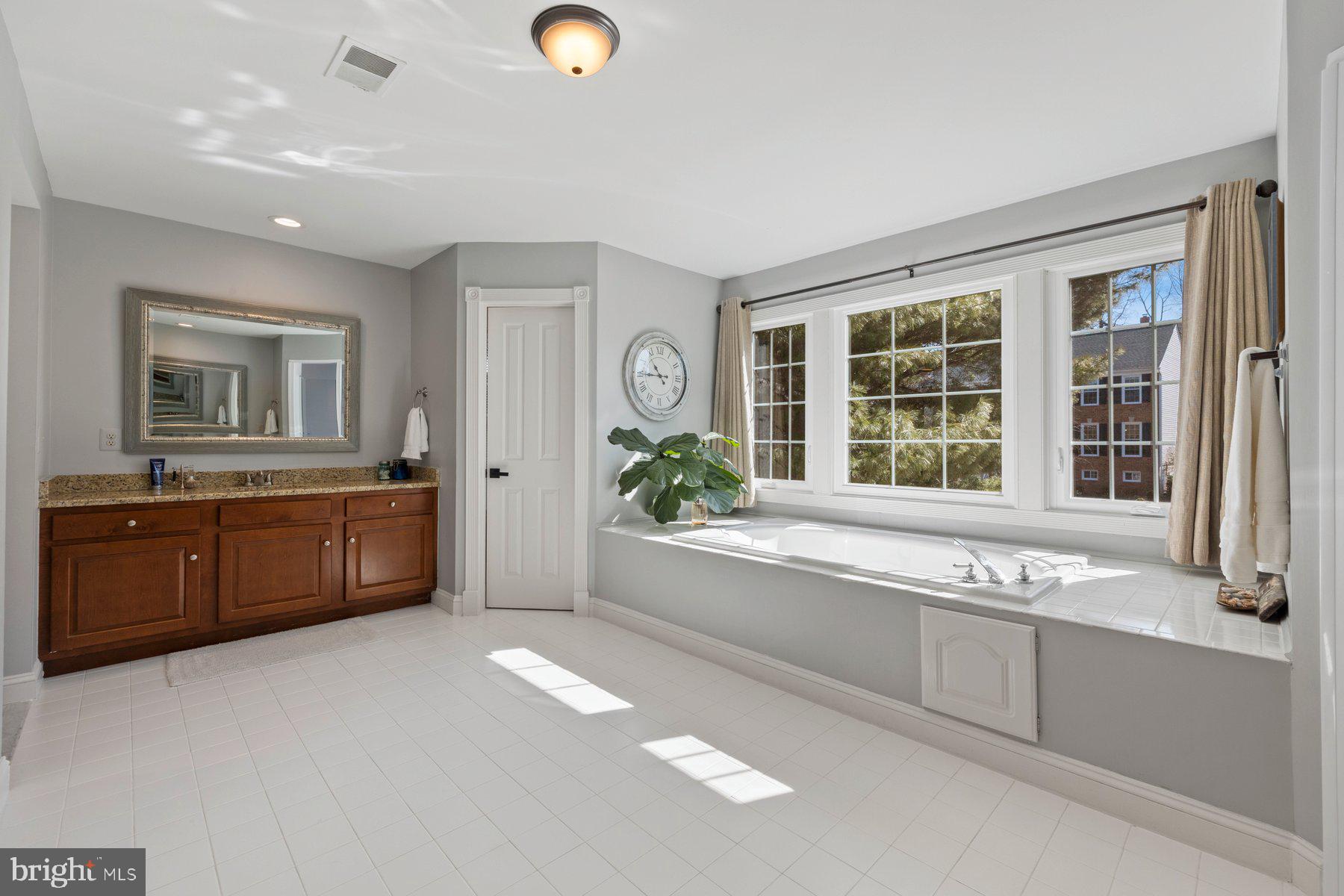 POTOMAC LAKES - Residential