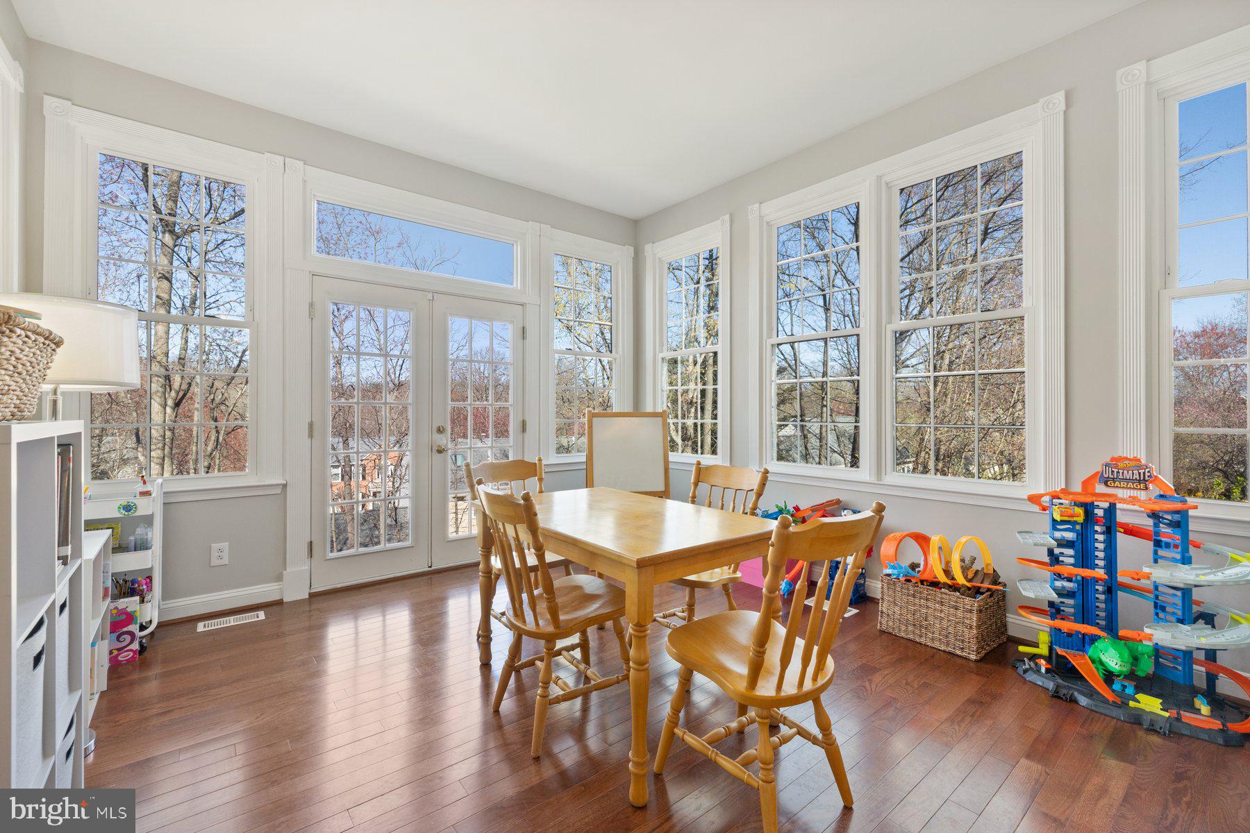 POTOMAC LAKES - Residential