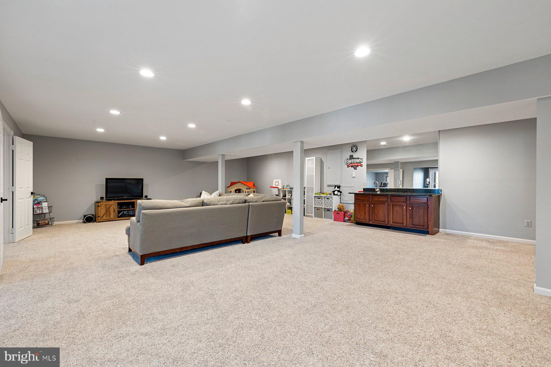 POTOMAC LAKES - Residential