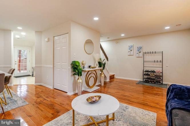 WOODSTREAM EAST - Residential Lease