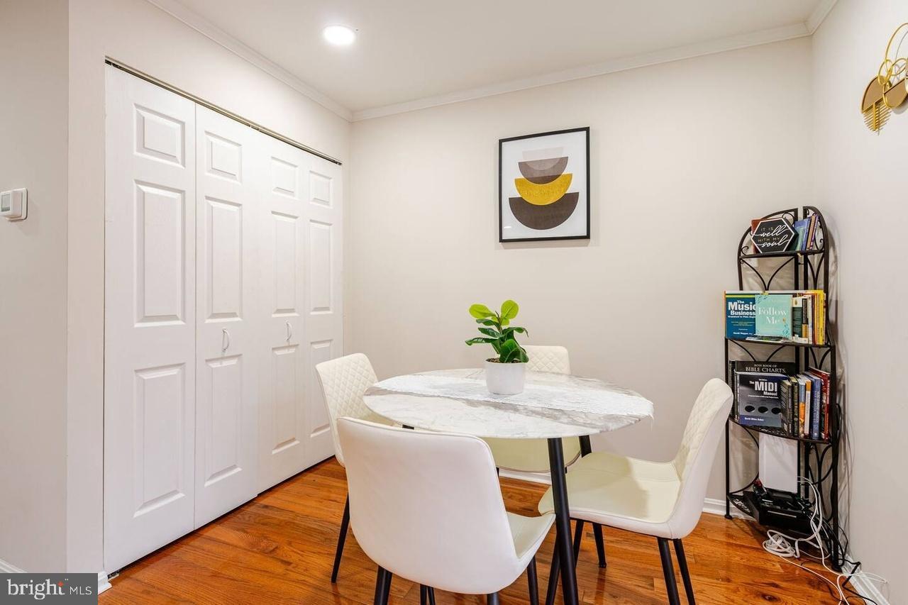 WOODSTREAM EAST - Residential Lease