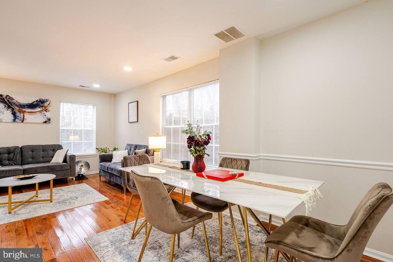 WOODSTREAM EAST - Residential Lease