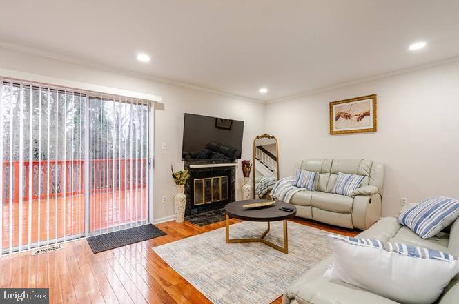 WOODSTREAM EAST - Residential Lease