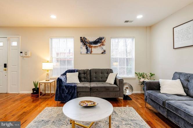 WOODSTREAM EAST - Residential Lease