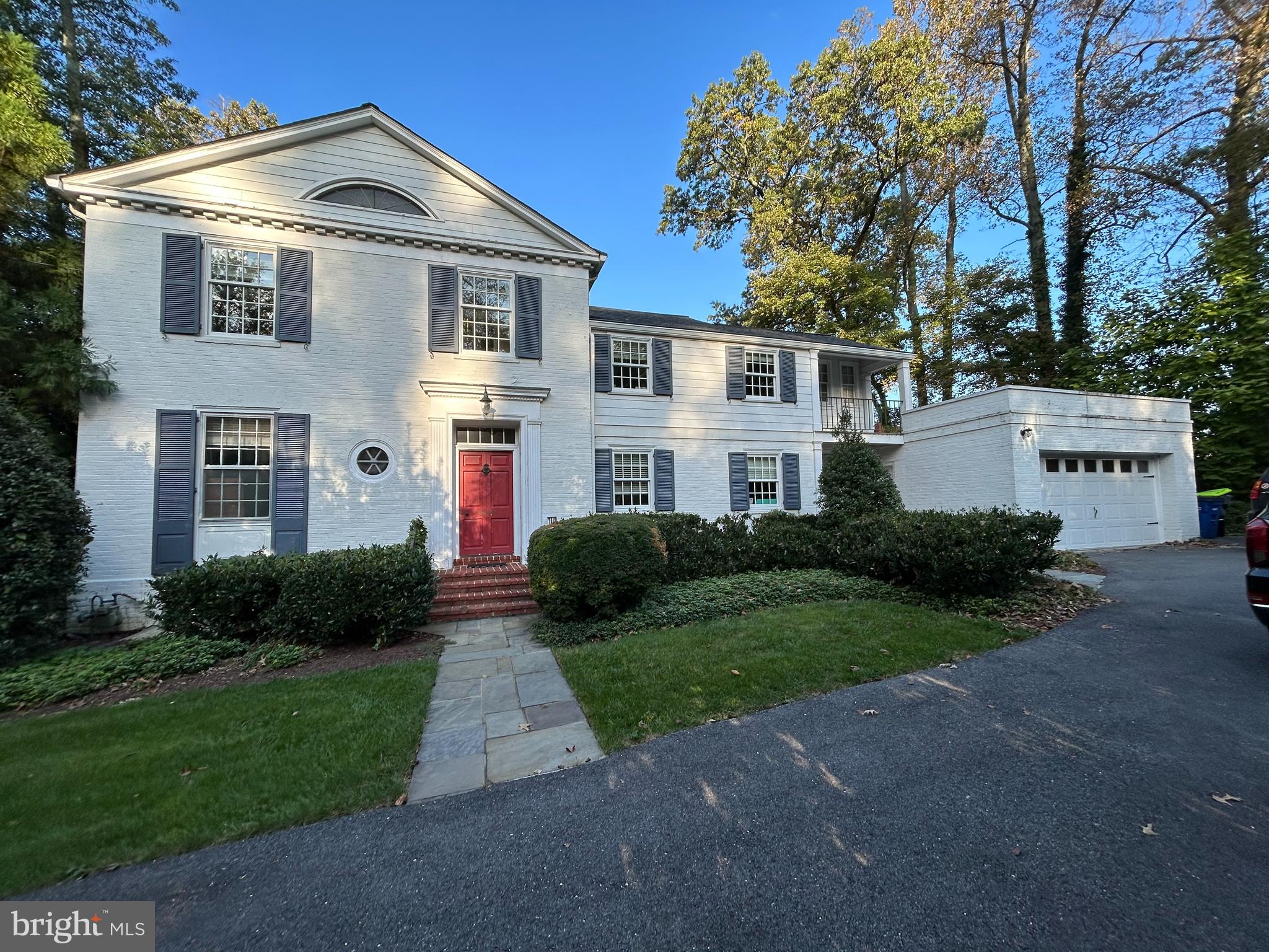 MANOR PARK - Residential
