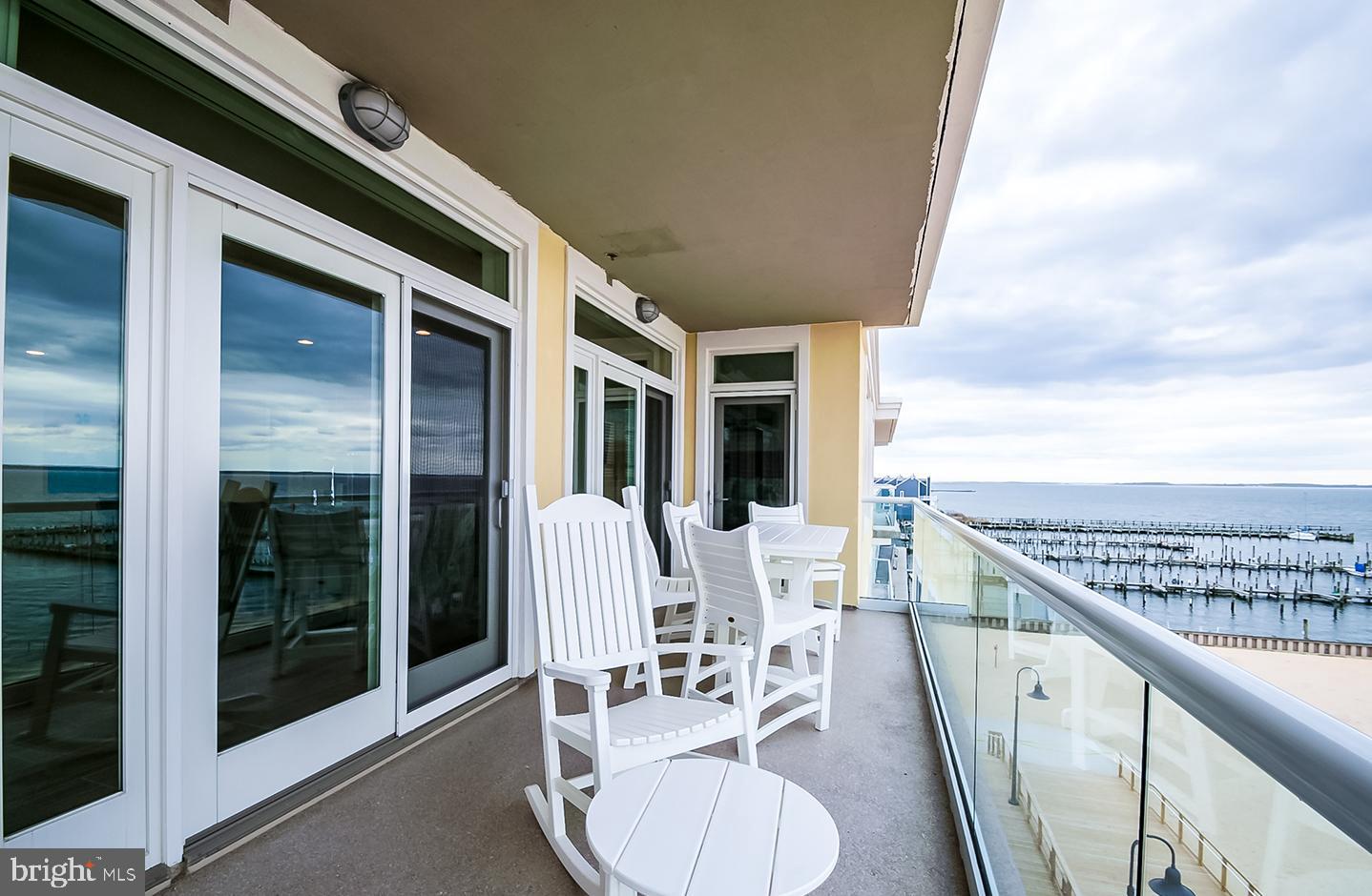 LIGHTHOUSE COVE - Residential