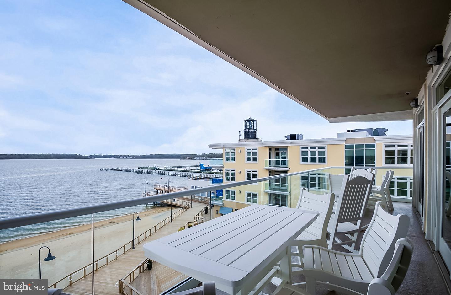 LIGHTHOUSE COVE - Residential