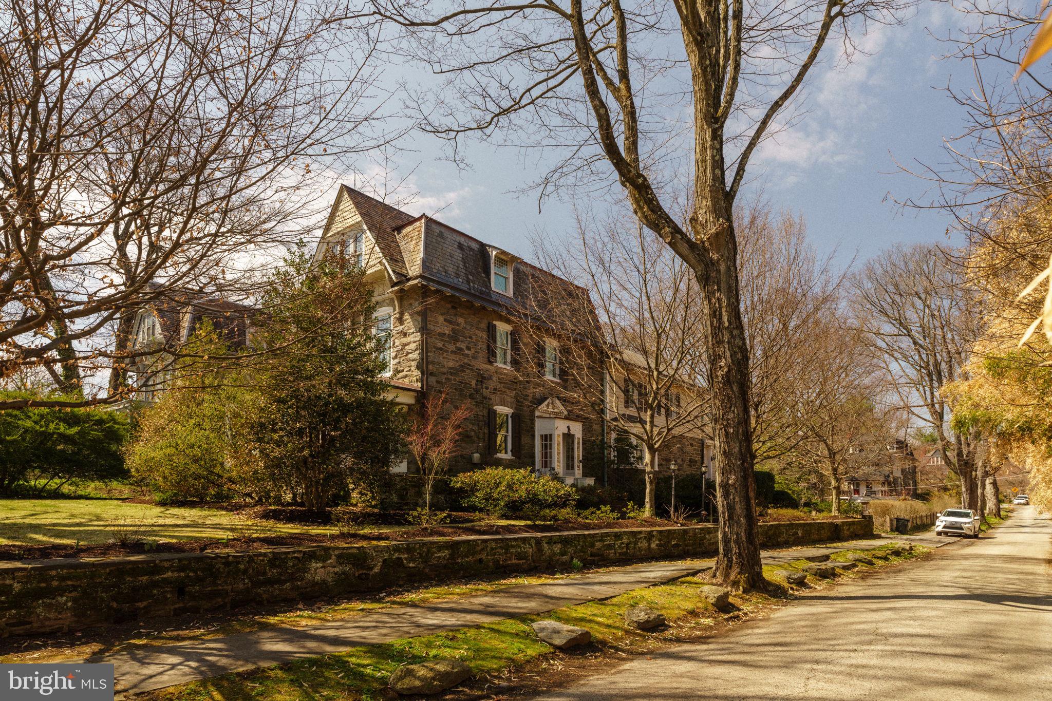 CHESTNUT HILL - Residential