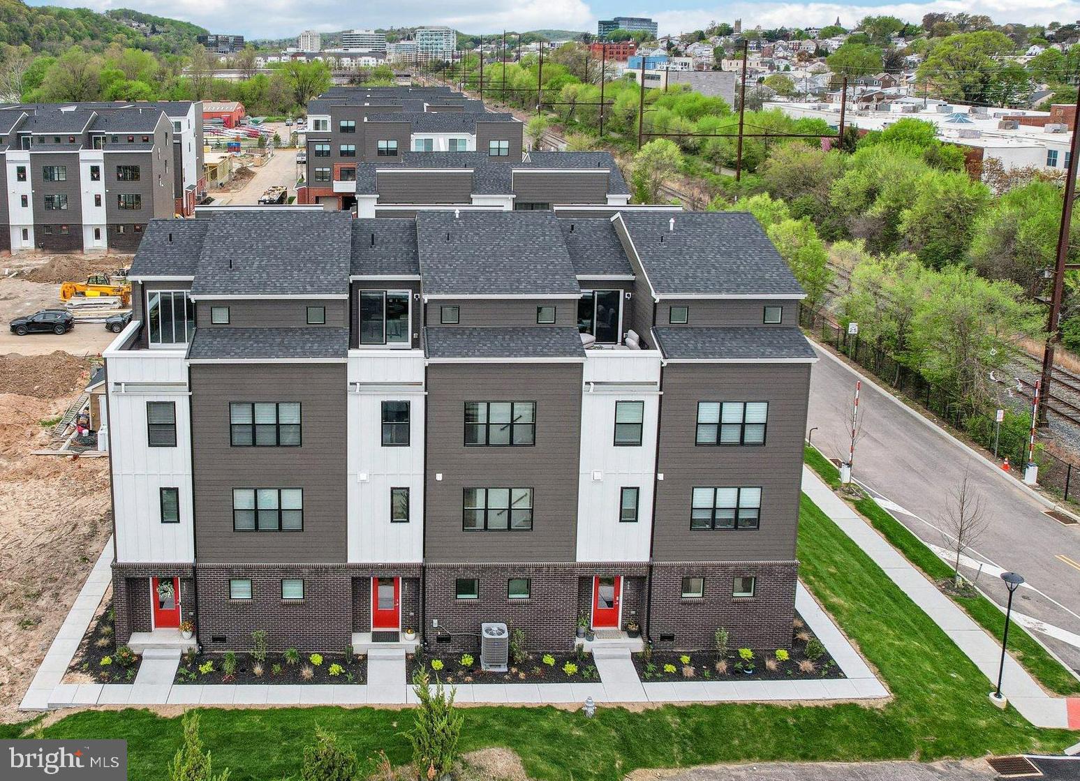 RIVER PLACE - Residential