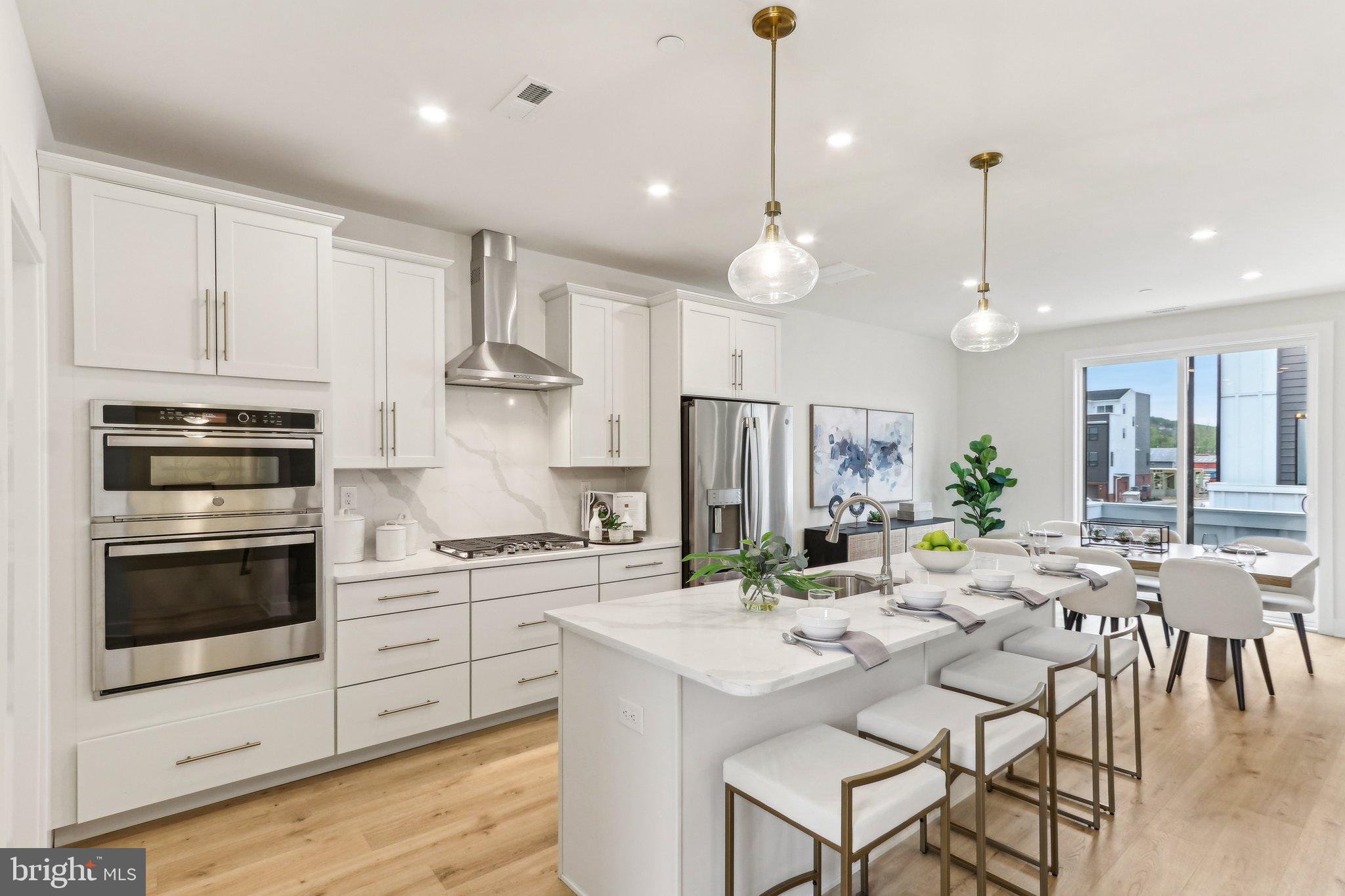 RIVER PLACE - Residential