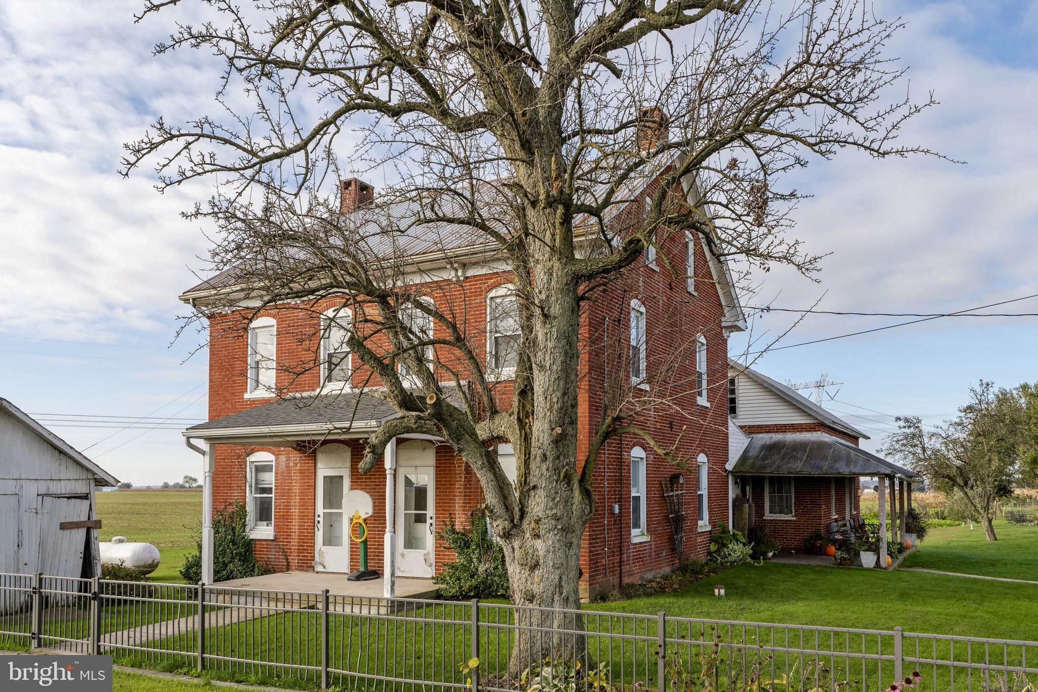 CLAY TOWNSHIP - Farm