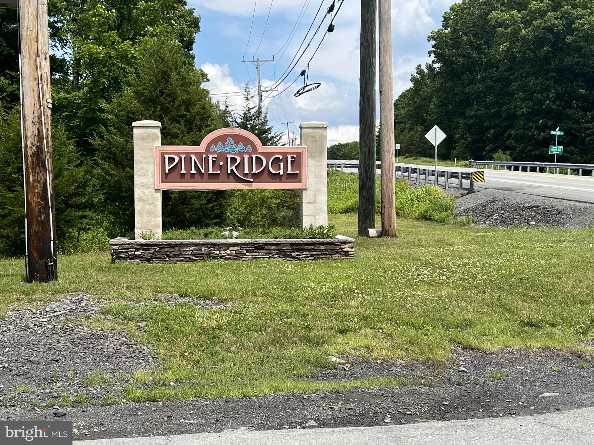 PINE RIDGE - Residential