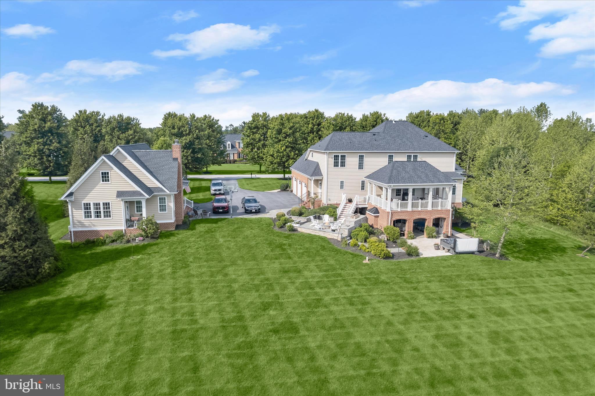 CLOVERFIELD - Residential