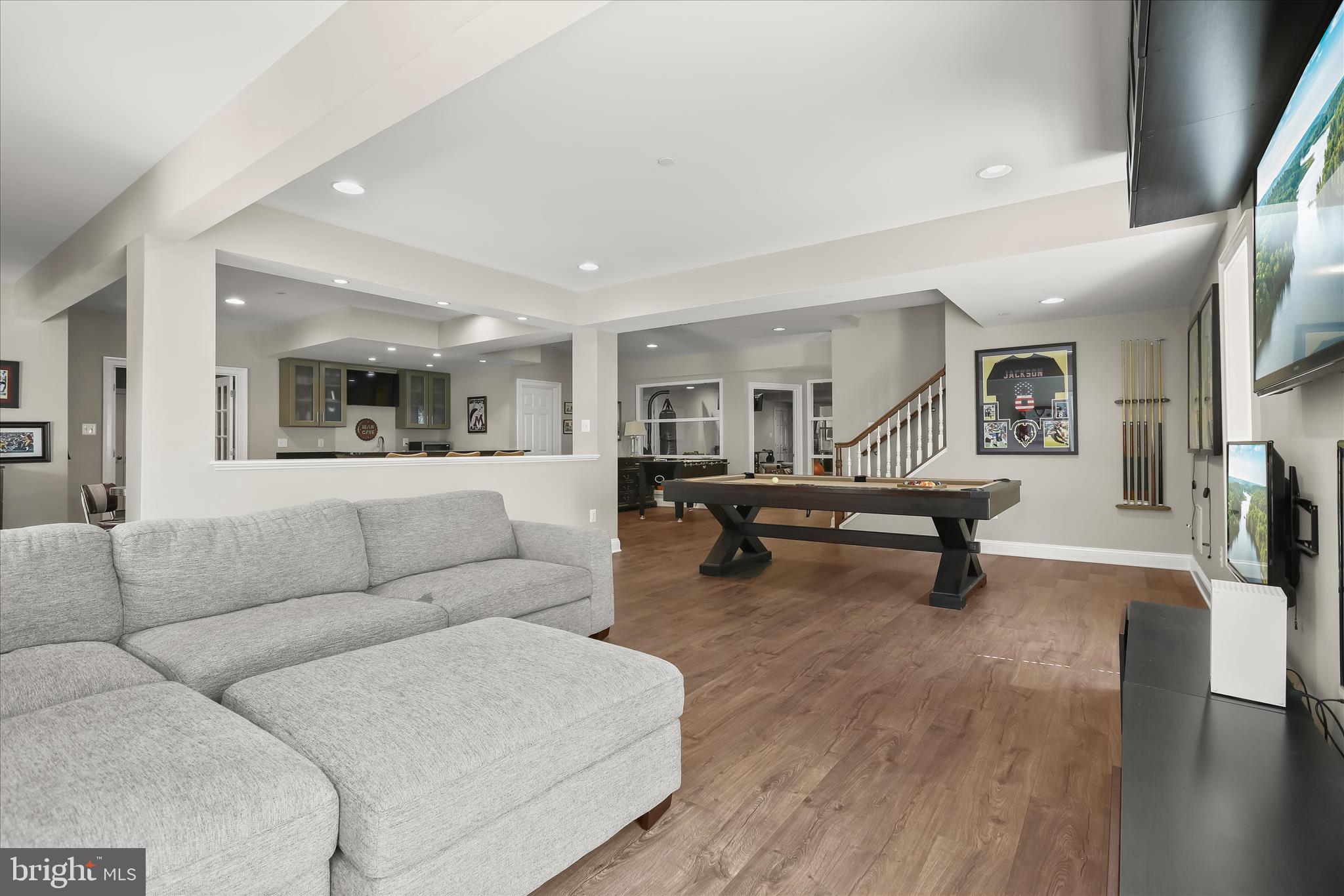 CLOVERFIELD - Residential