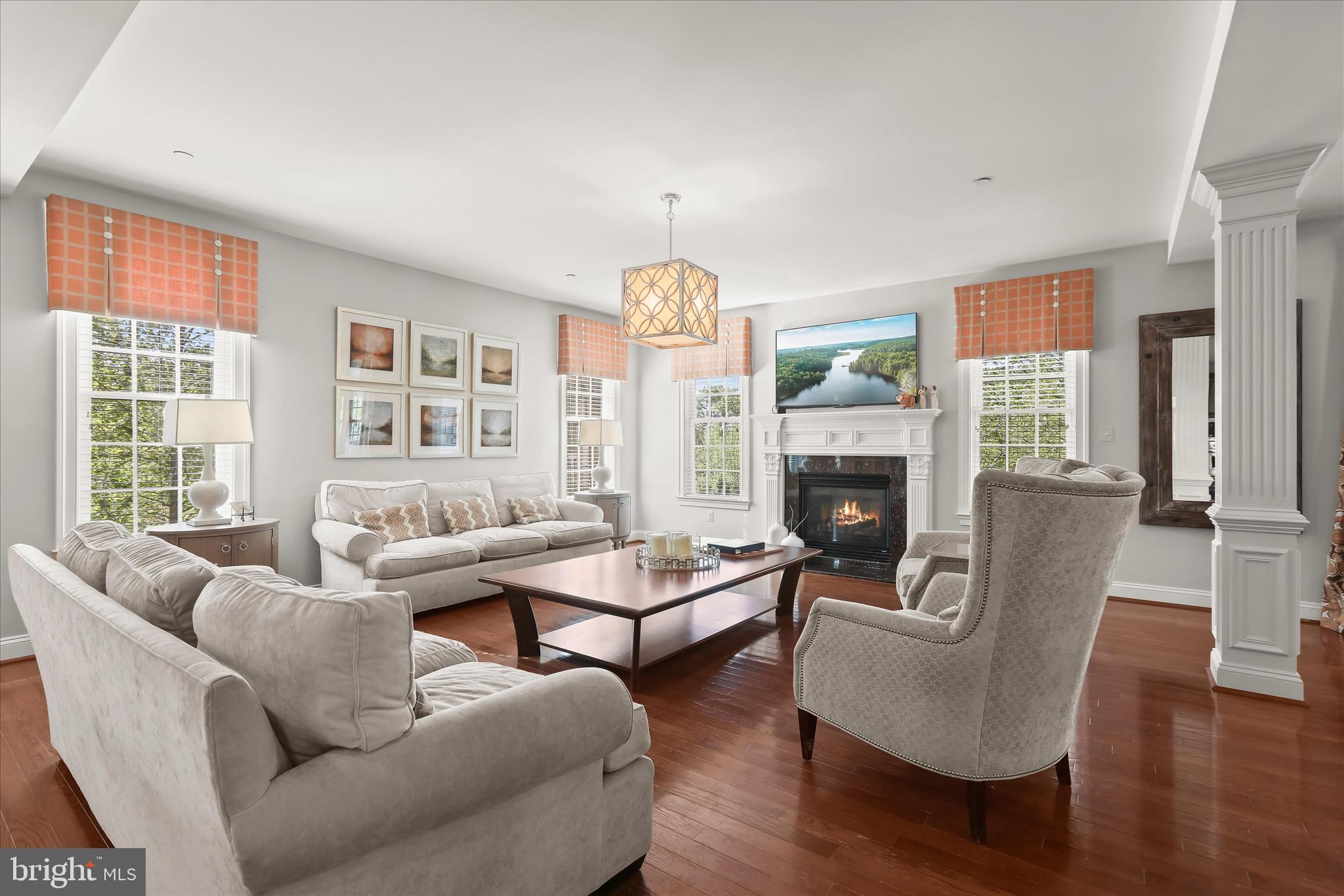 CLOVERFIELD - Residential