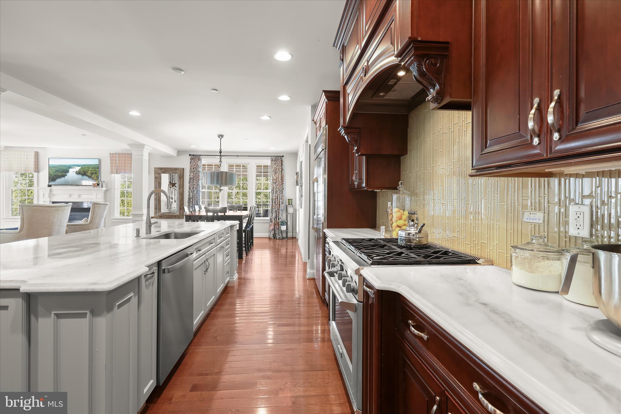 CLOVERFIELD - Residential