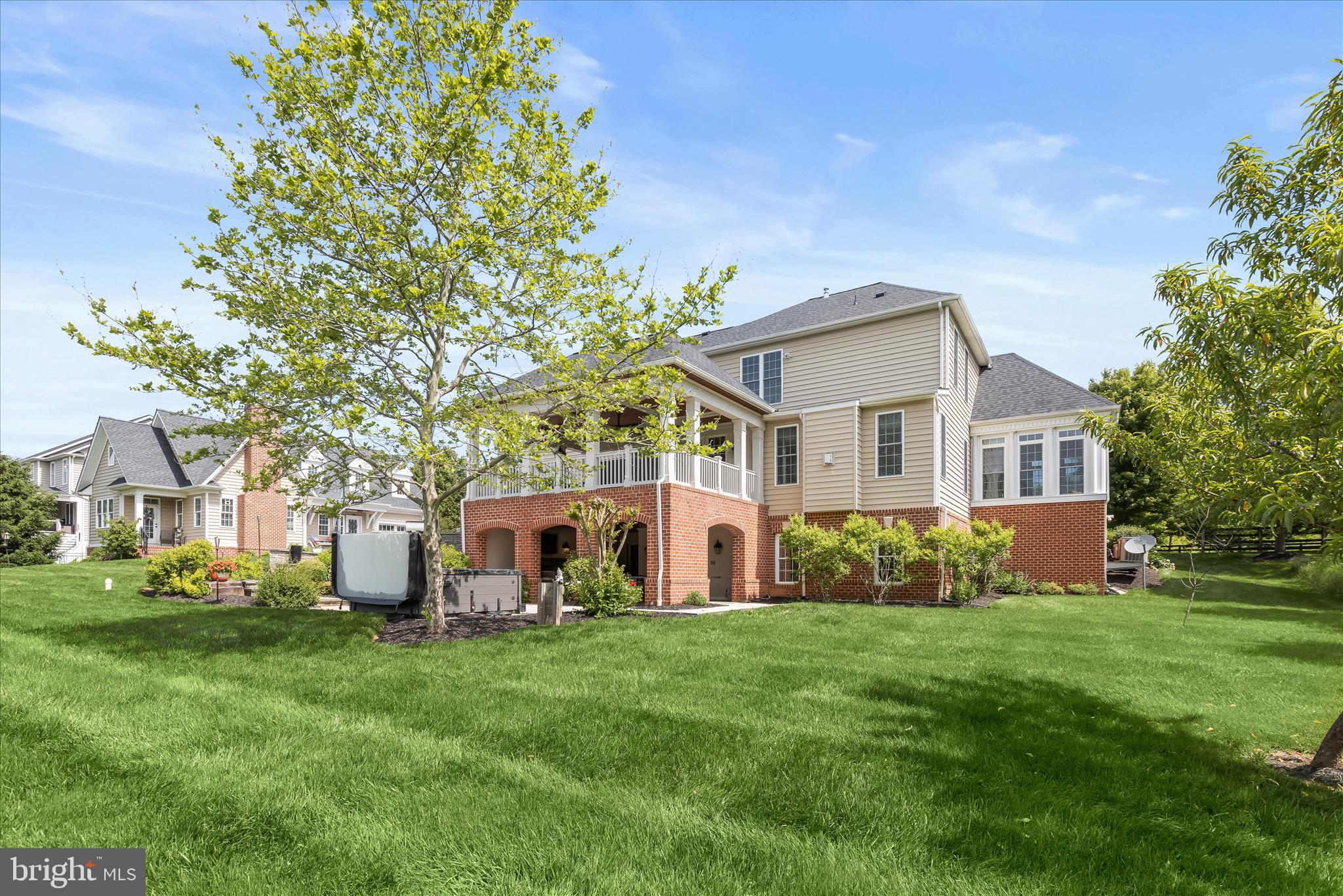 CLOVERFIELD - Residential