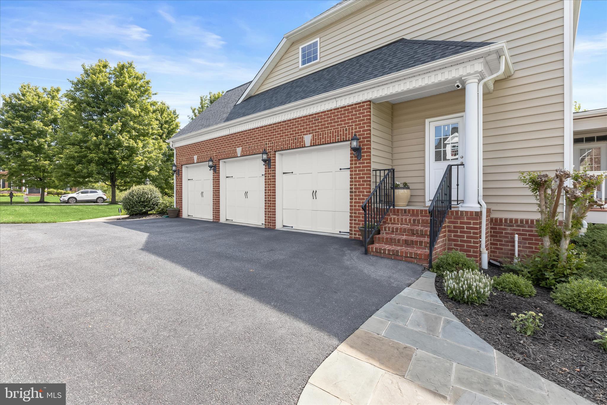 CLOVERFIELD - Residential