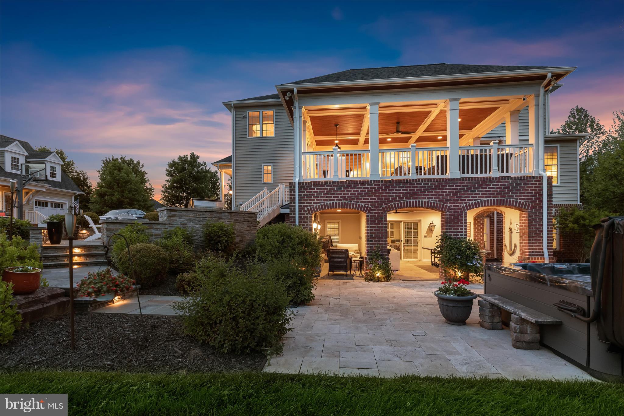 CLOVERFIELD - Residential