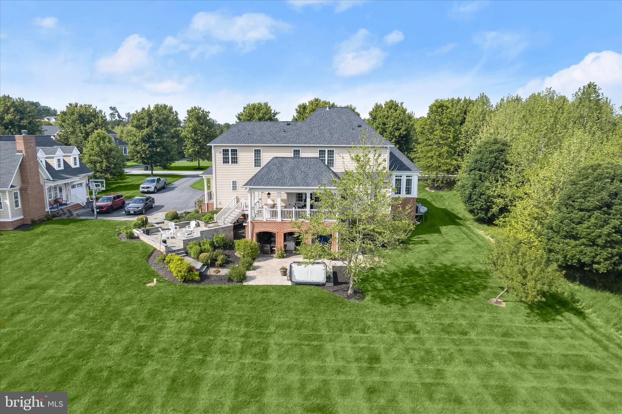 CLOVERFIELD - Residential