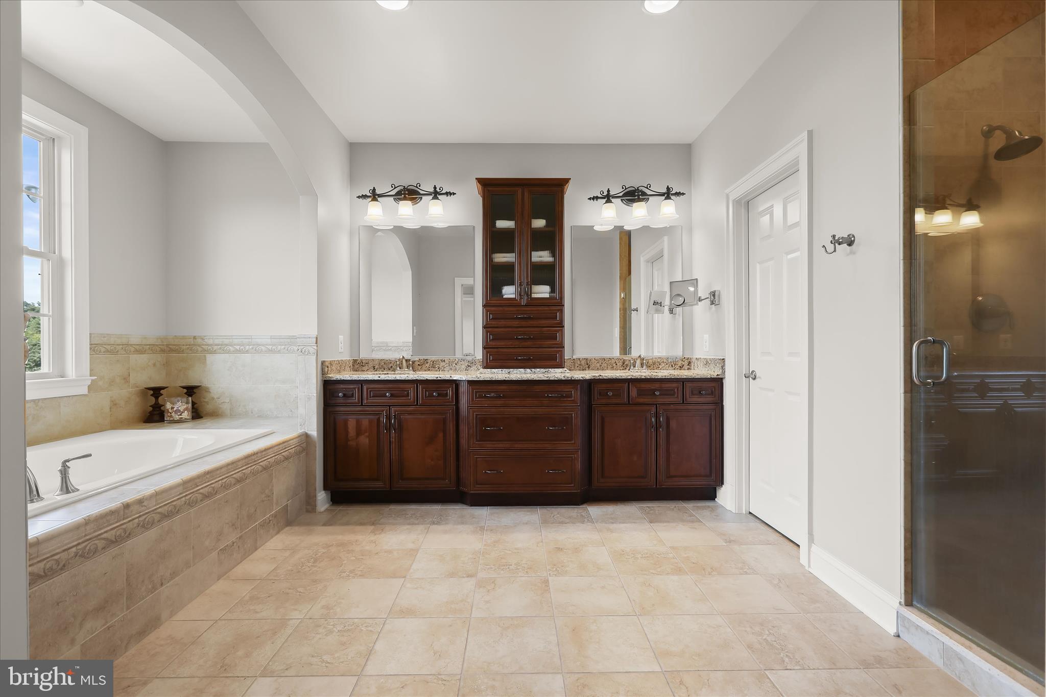 CLOVERFIELD - Residential