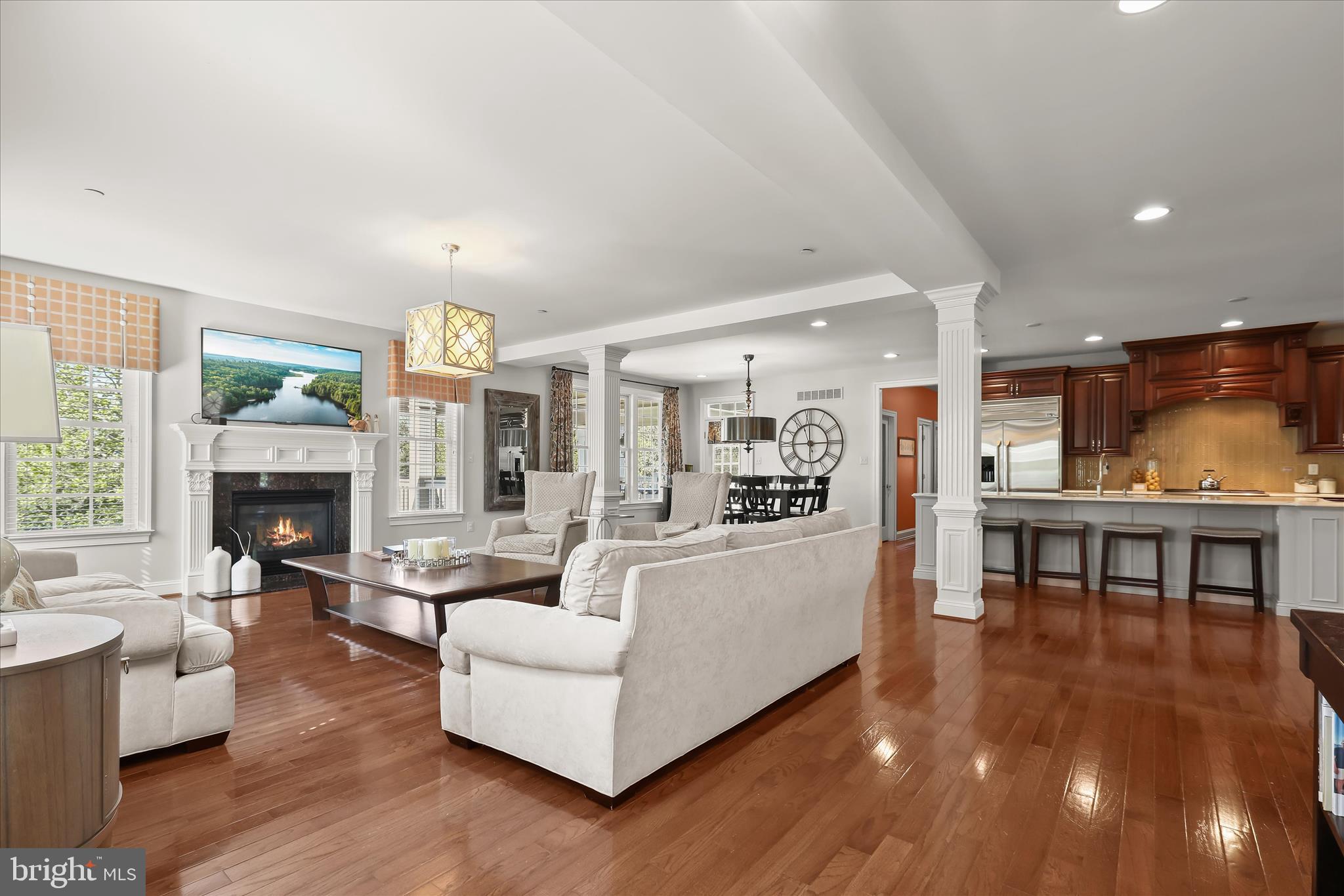 CLOVERFIELD - Residential