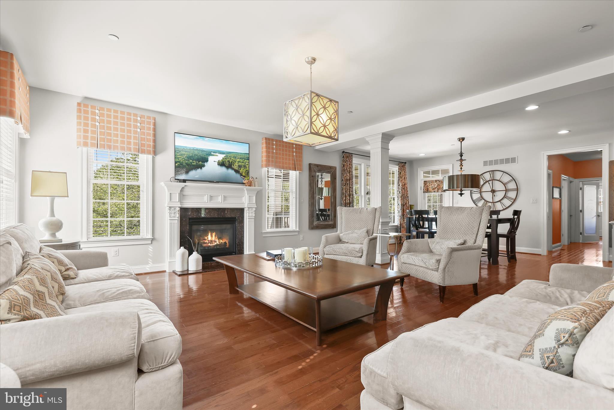CLOVERFIELD - Residential