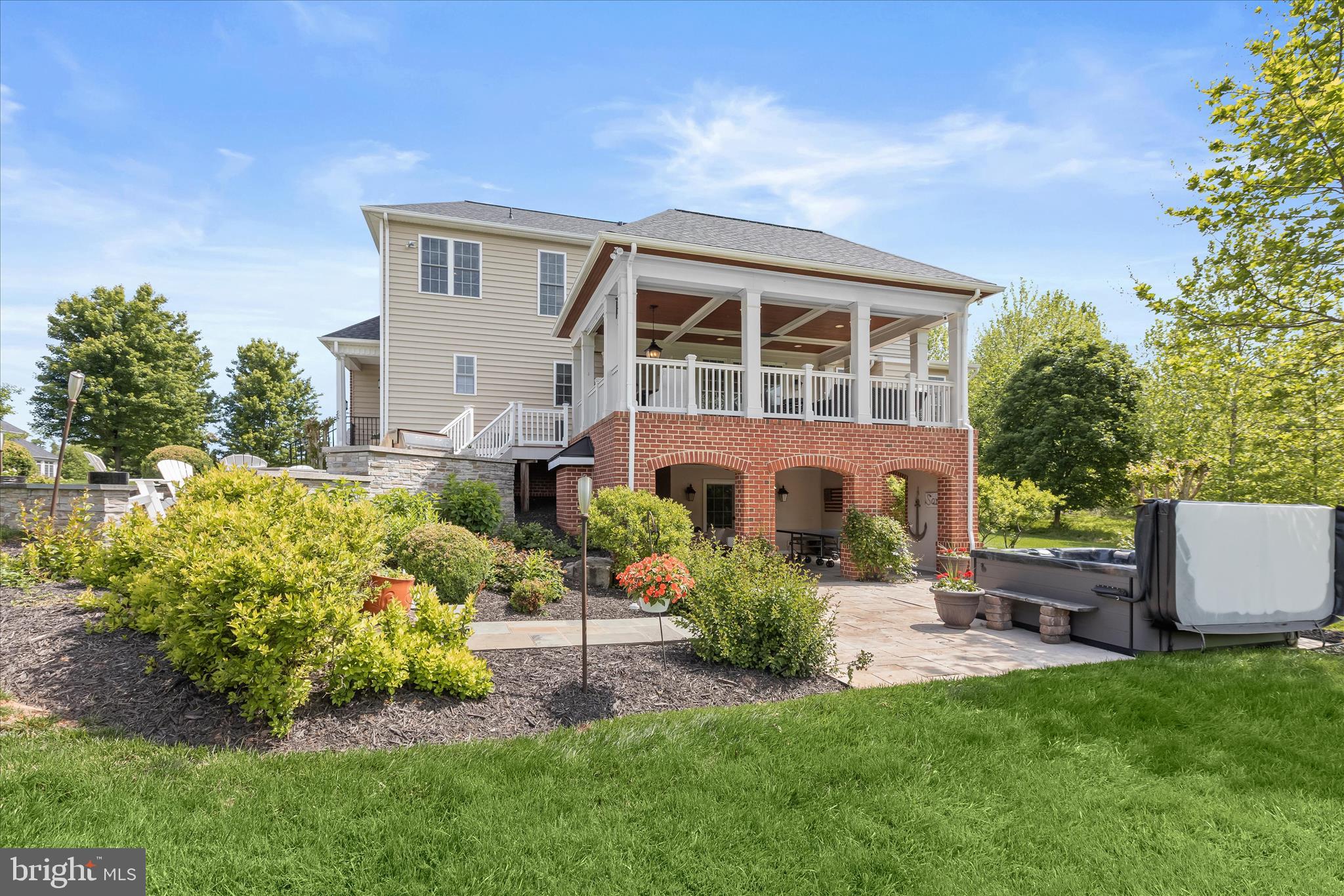 CLOVERFIELD - Residential