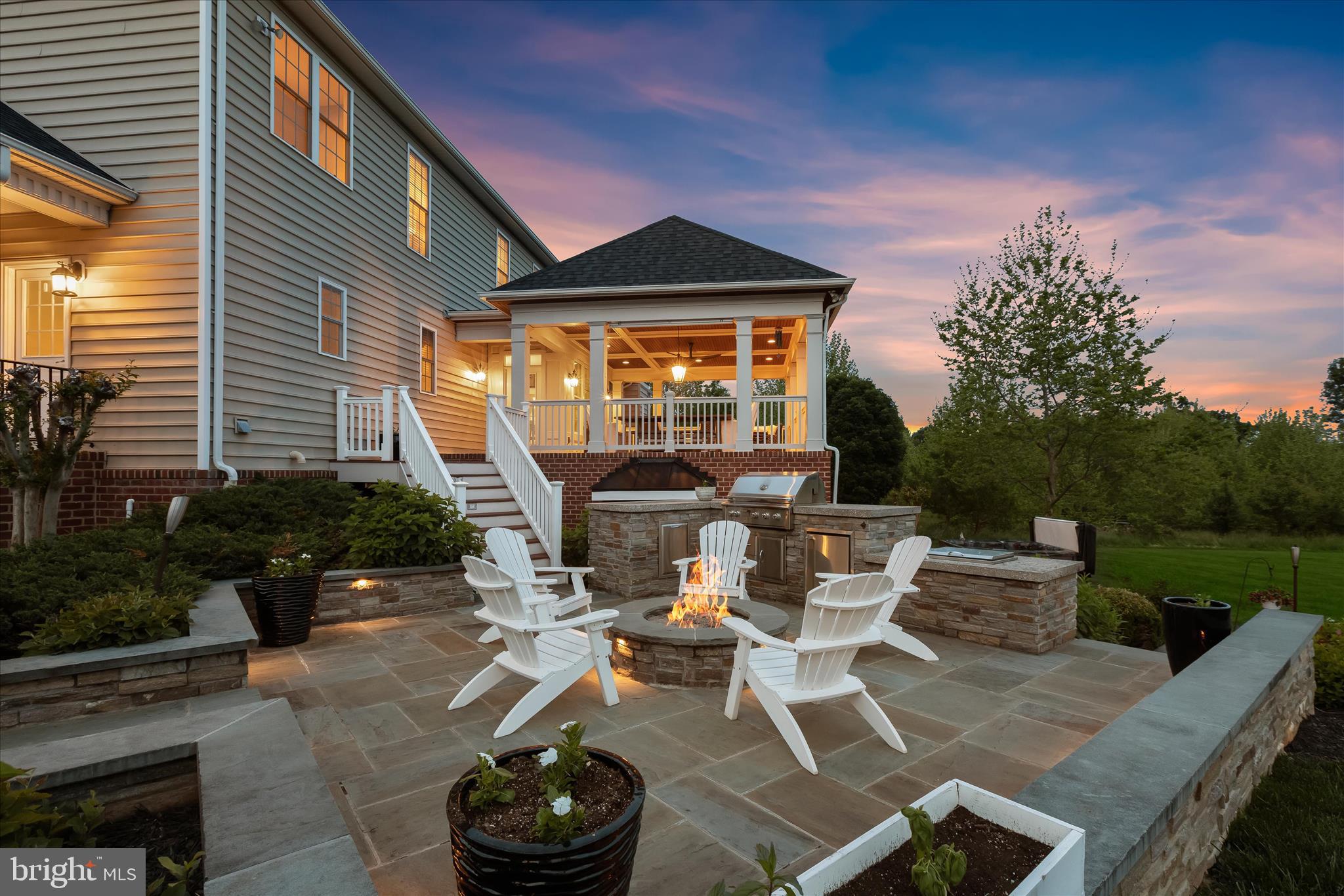 CLOVERFIELD - Residential