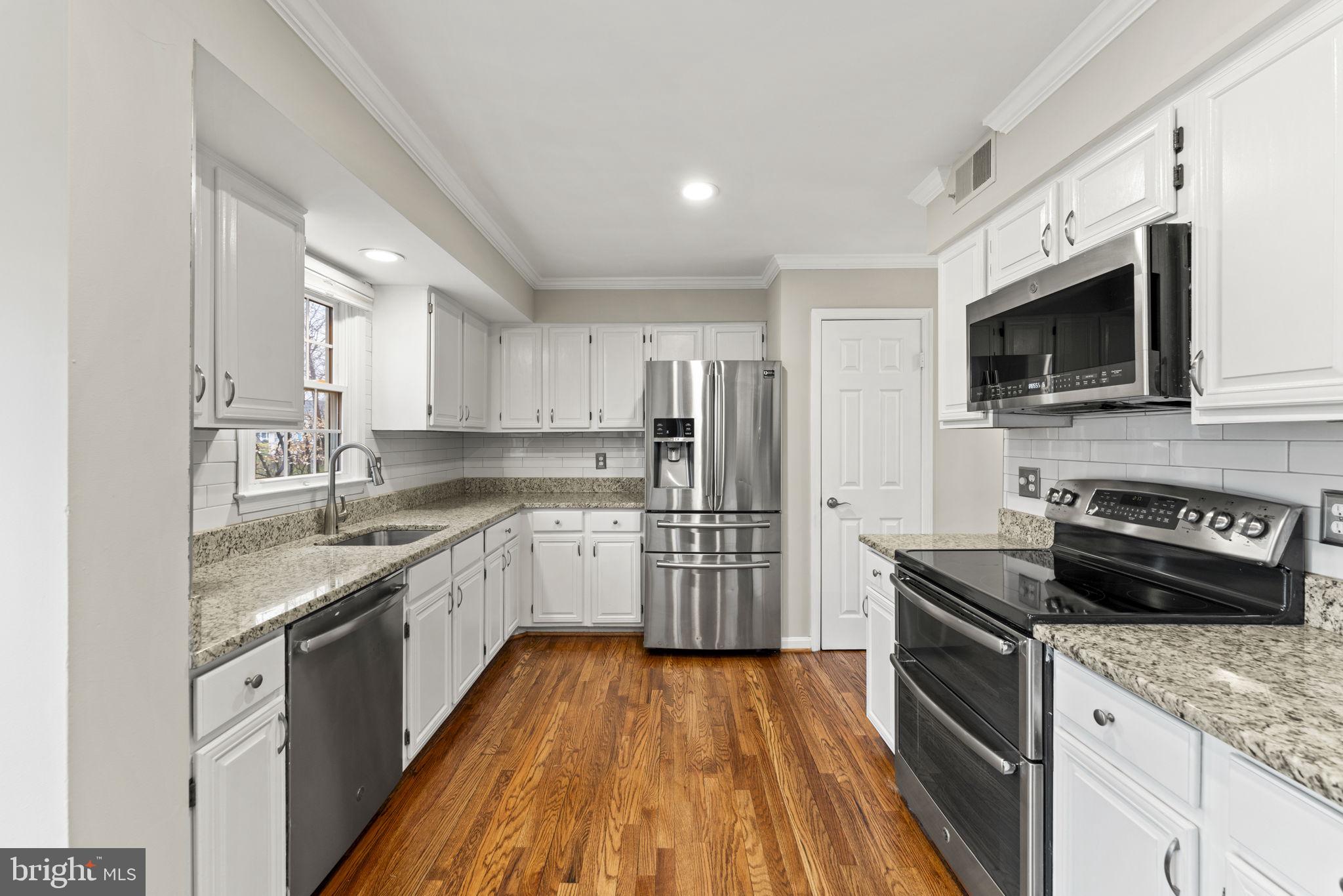 LAKEWOOD HILLS - Residential