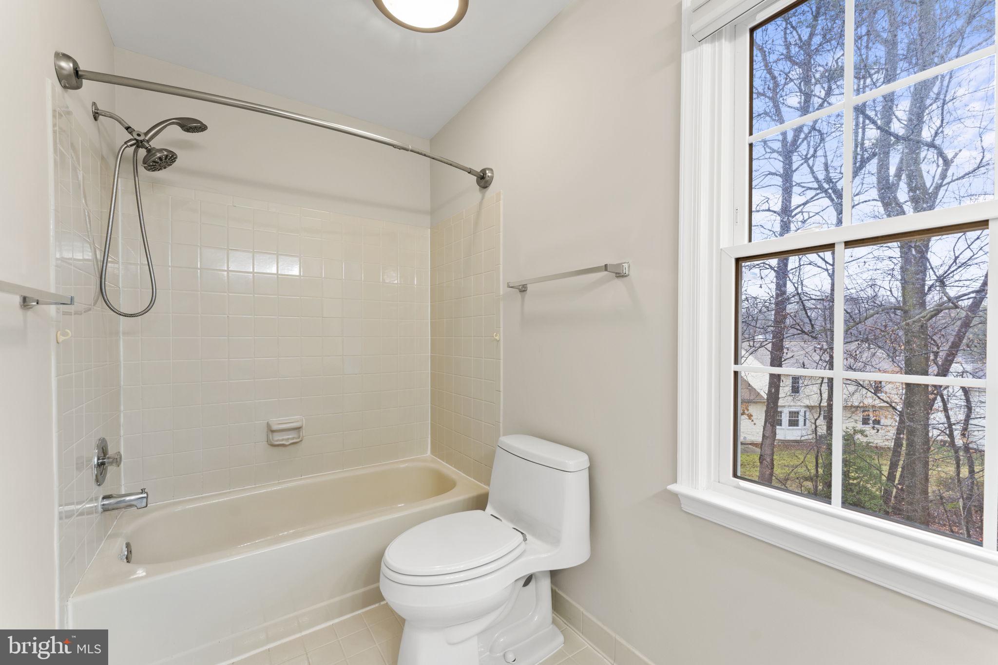 LAKEWOOD HILLS - Residential