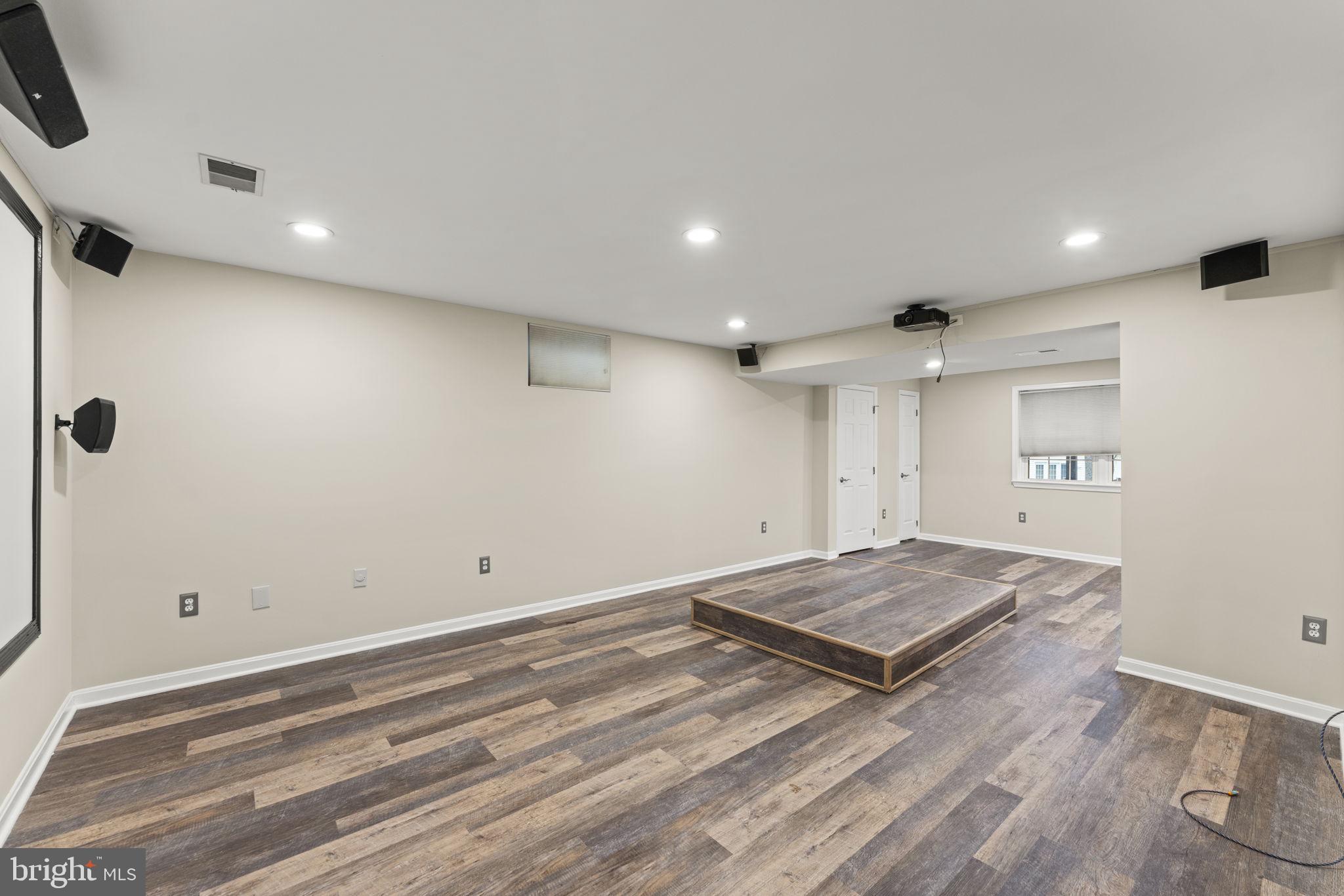 LAKEWOOD HILLS - Residential