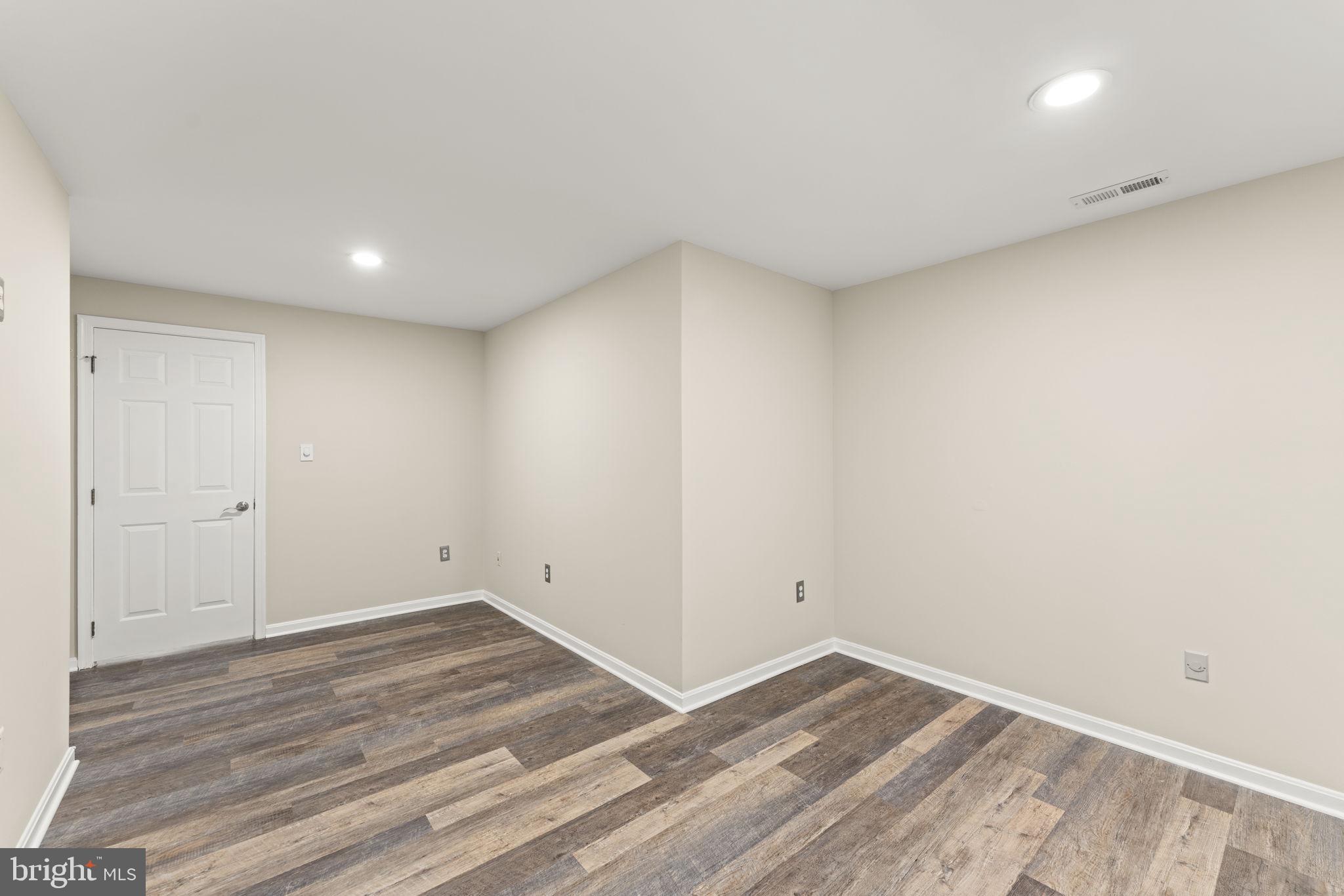 LAKEWOOD HILLS - Residential