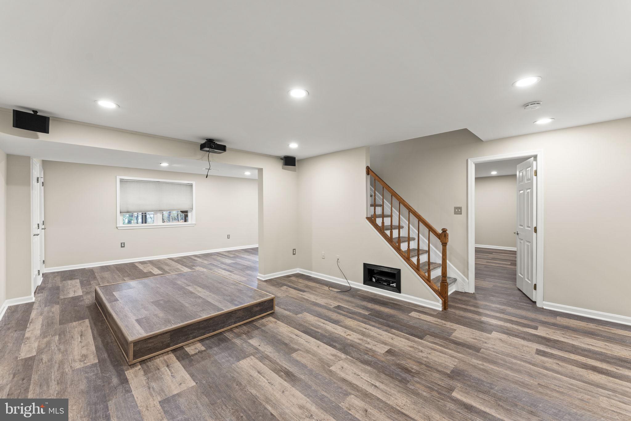 LAKEWOOD HILLS - Residential