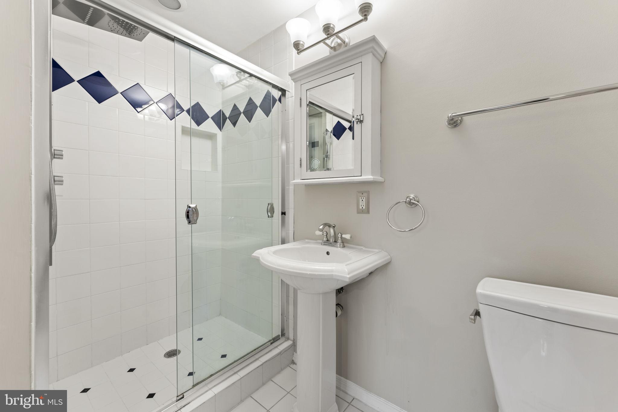 LAKEWOOD HILLS - Residential