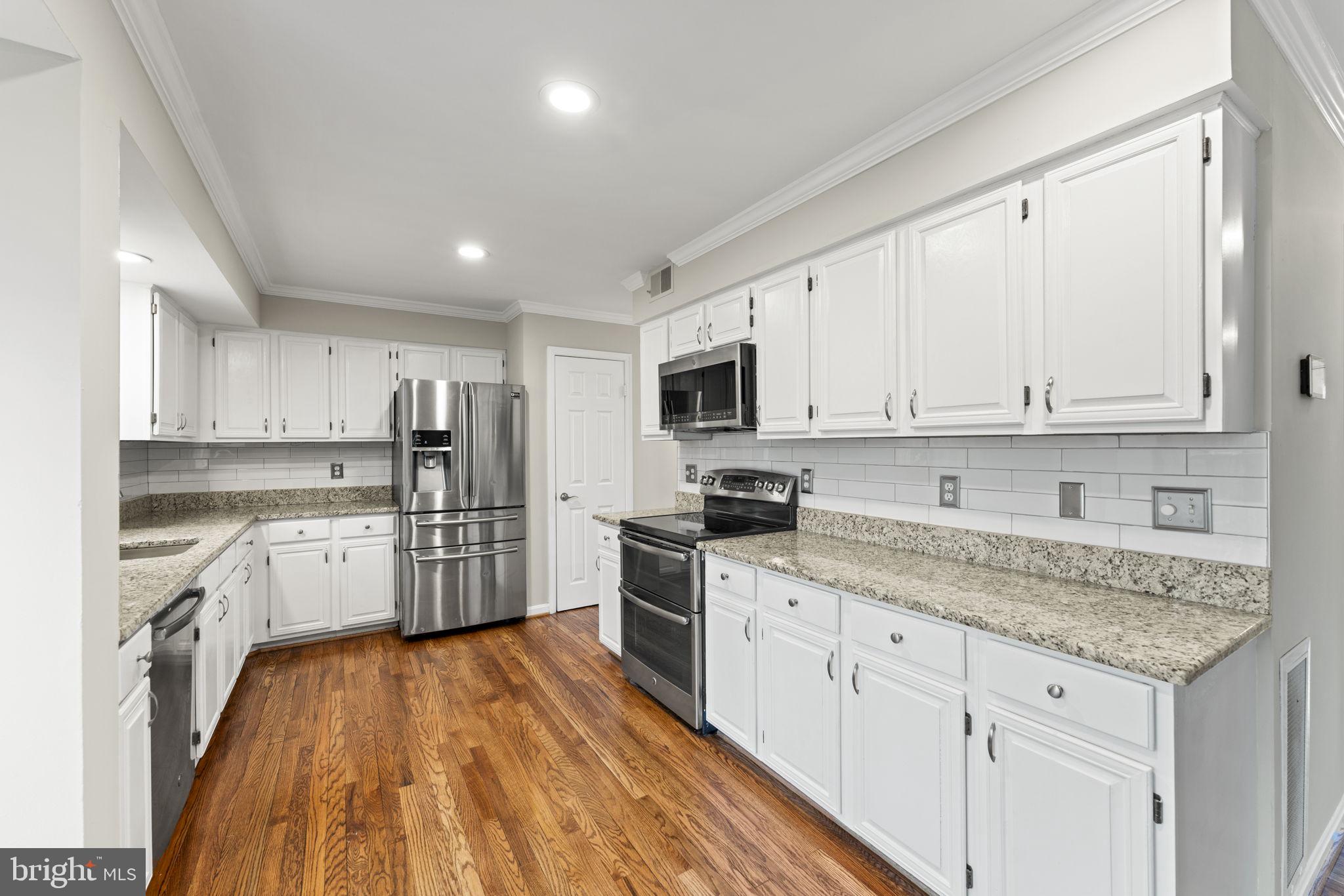 LAKEWOOD HILLS - Residential