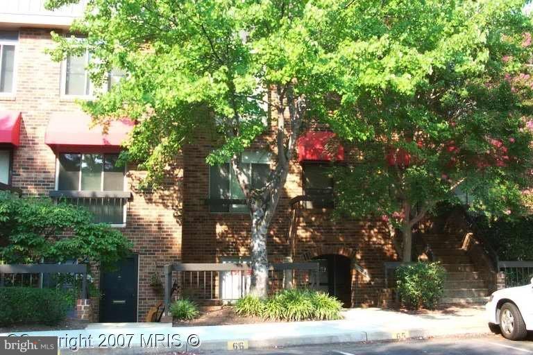 LOVELY SOUTHAMPTON CONDO TOWNHOUSE 2 BRS AND 2 FULL BATHS - SUPER   LOCATION 1 BLK TO PENTAGON CITY METRO & FASHION CENTRE - GREAT VARIETY OF RESTAURANTS, SHOPS & STORES.  ONE ASSIGNED PARKING SPACE #62 DIRECTLY IN FRONT OF THE TOWNHOUSE & "RESERVE" SPACES FIRST COME FIRST SERVE.  ENJOY THE SWIMMING POOL! FRESHLY PAINTED -LITERALLY RIGHT ACROSS THE STREET PENTAGON CITY METRO! BEST BUY, NORDSTROM, COSTCO, WHOLE FOODS, POST OFFICE-
AVAILABLE NOVEMBER 1