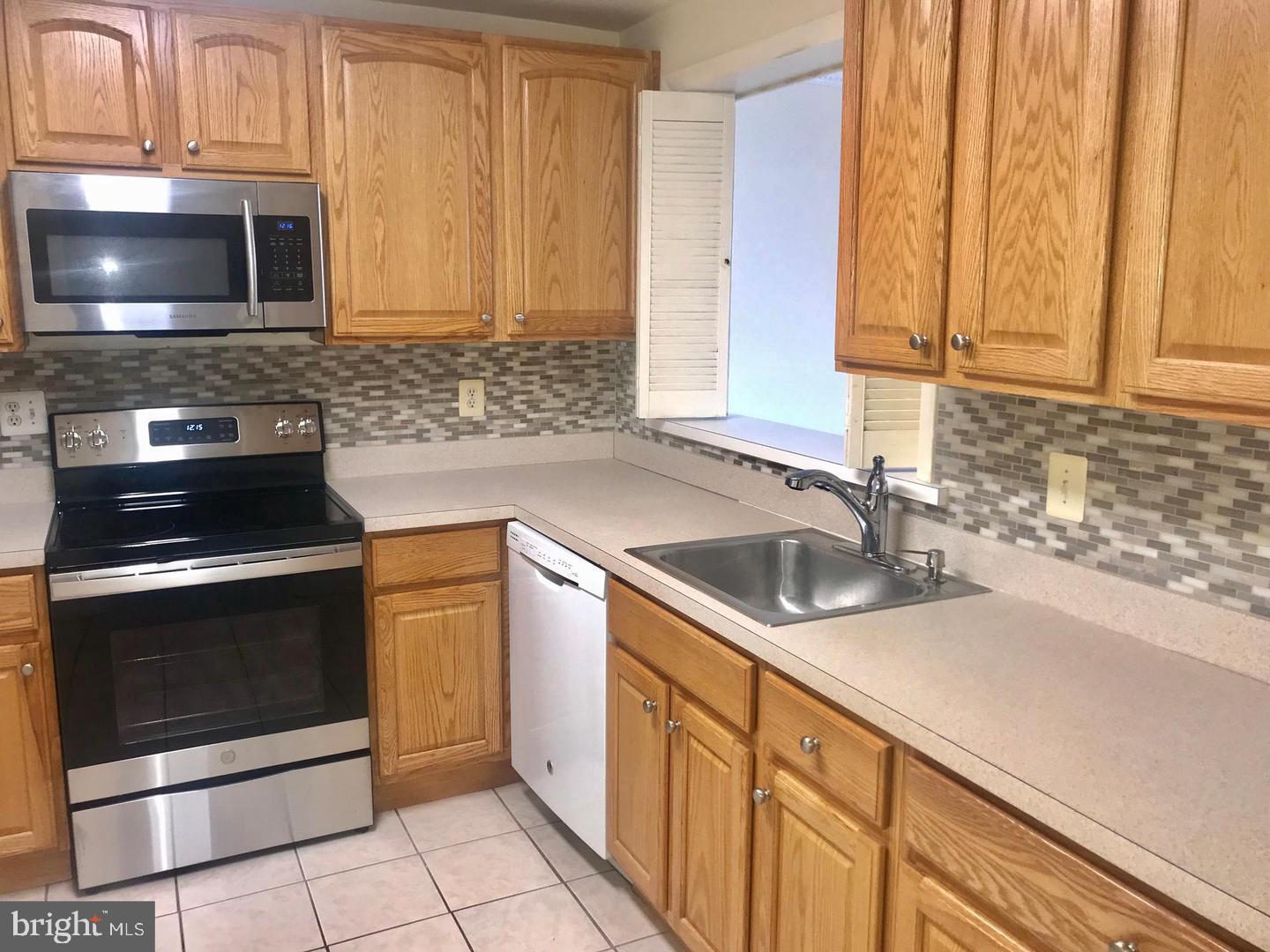 SOUTHAMPTON - Residential Lease