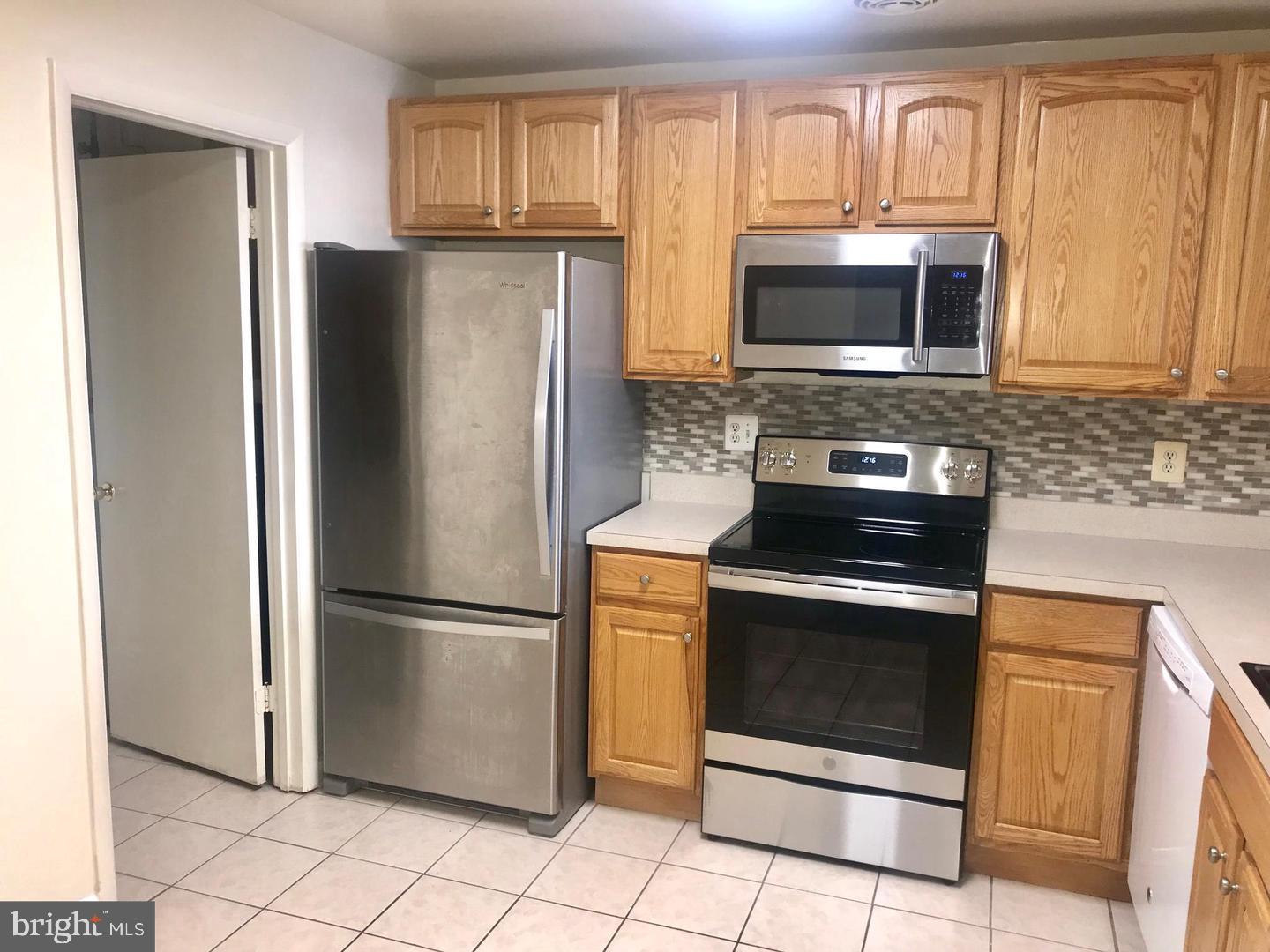 SOUTHAMPTON - Residential Lease