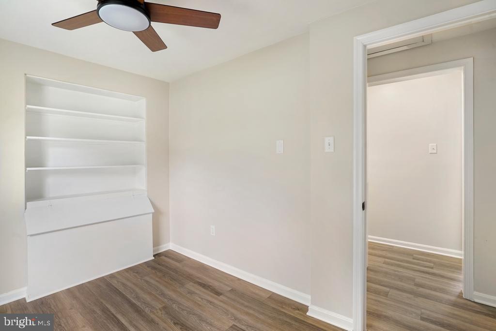 HOLLYWOOD SHORES - Residential