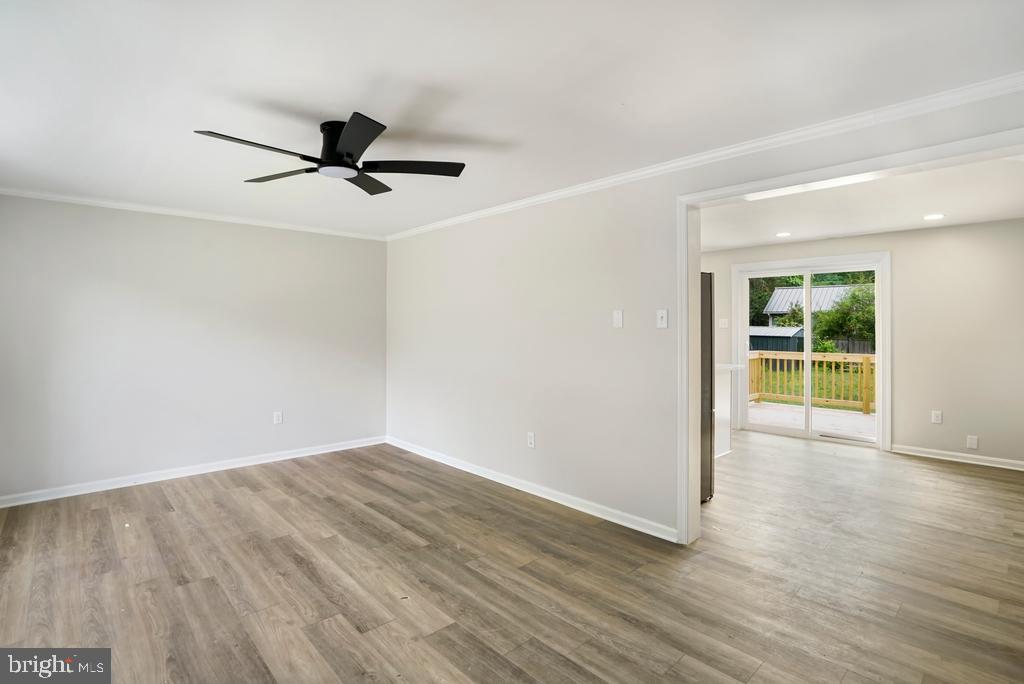 HOLLYWOOD SHORES - Residential